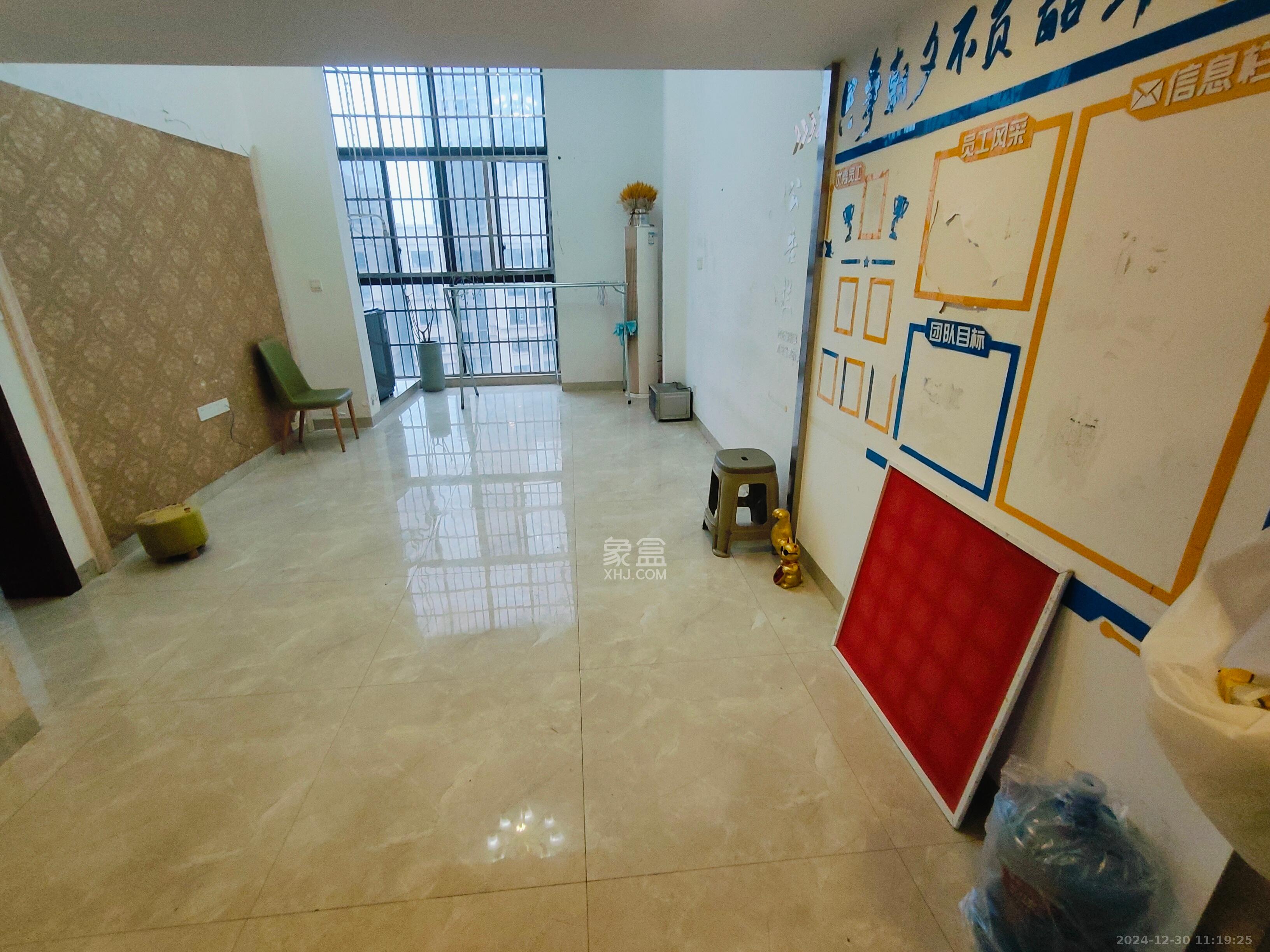 金科时代中心  3室2厅1卫   1700.00元/月室内图