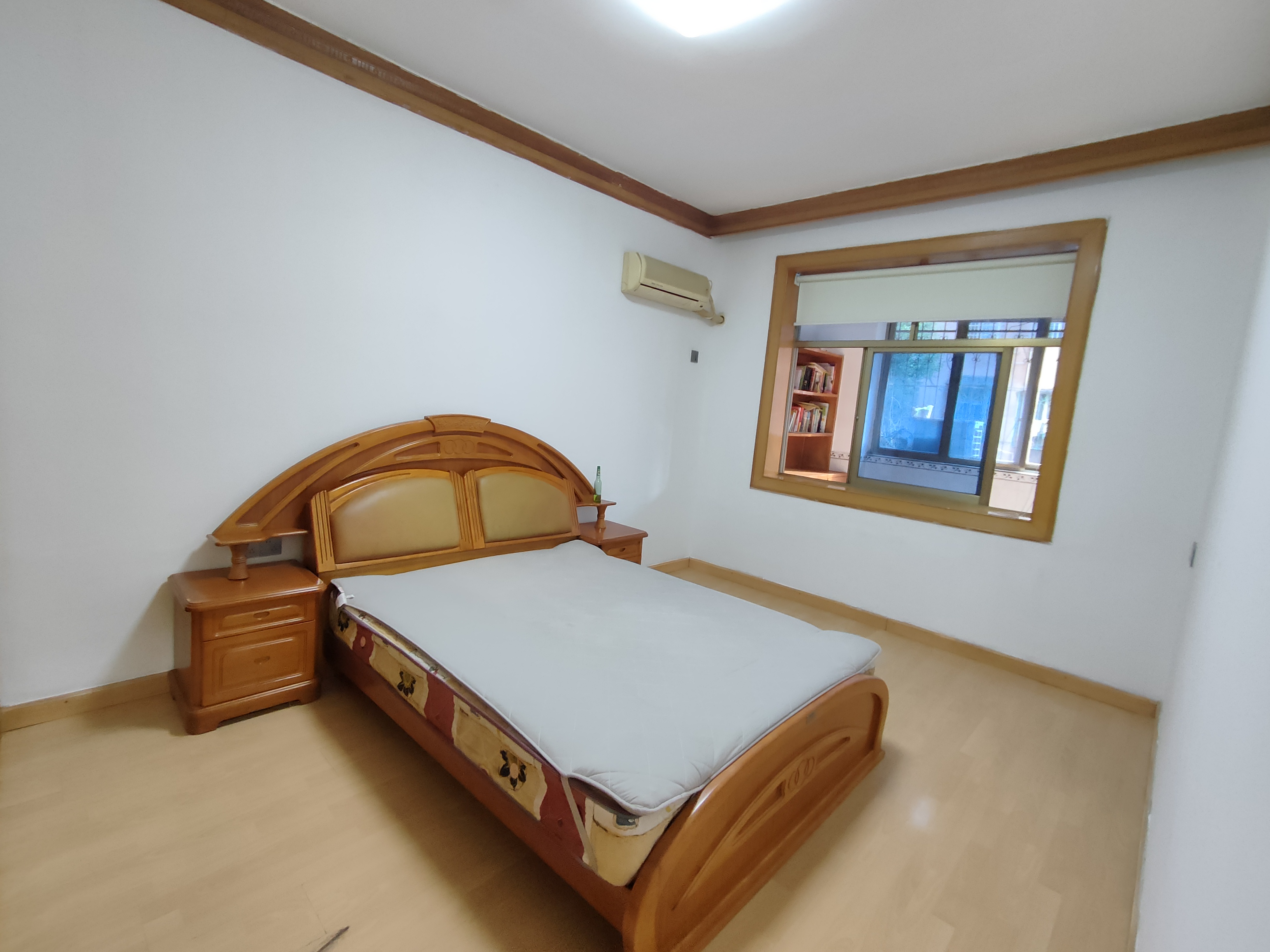 秀峰小区 1室2厅1卫 1200.0元/月 秀峰小区 1室2厅1卫 1200.0元/月室内图