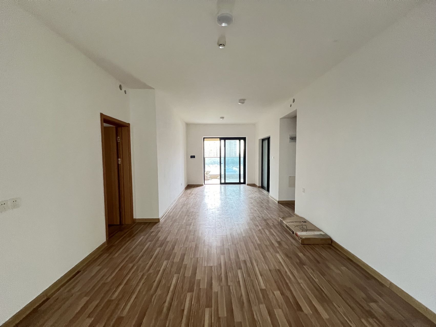 融创海口一号 3室2厅2卫 220.0万 融创海口一号 3室2厅2卫 220.0万客厅