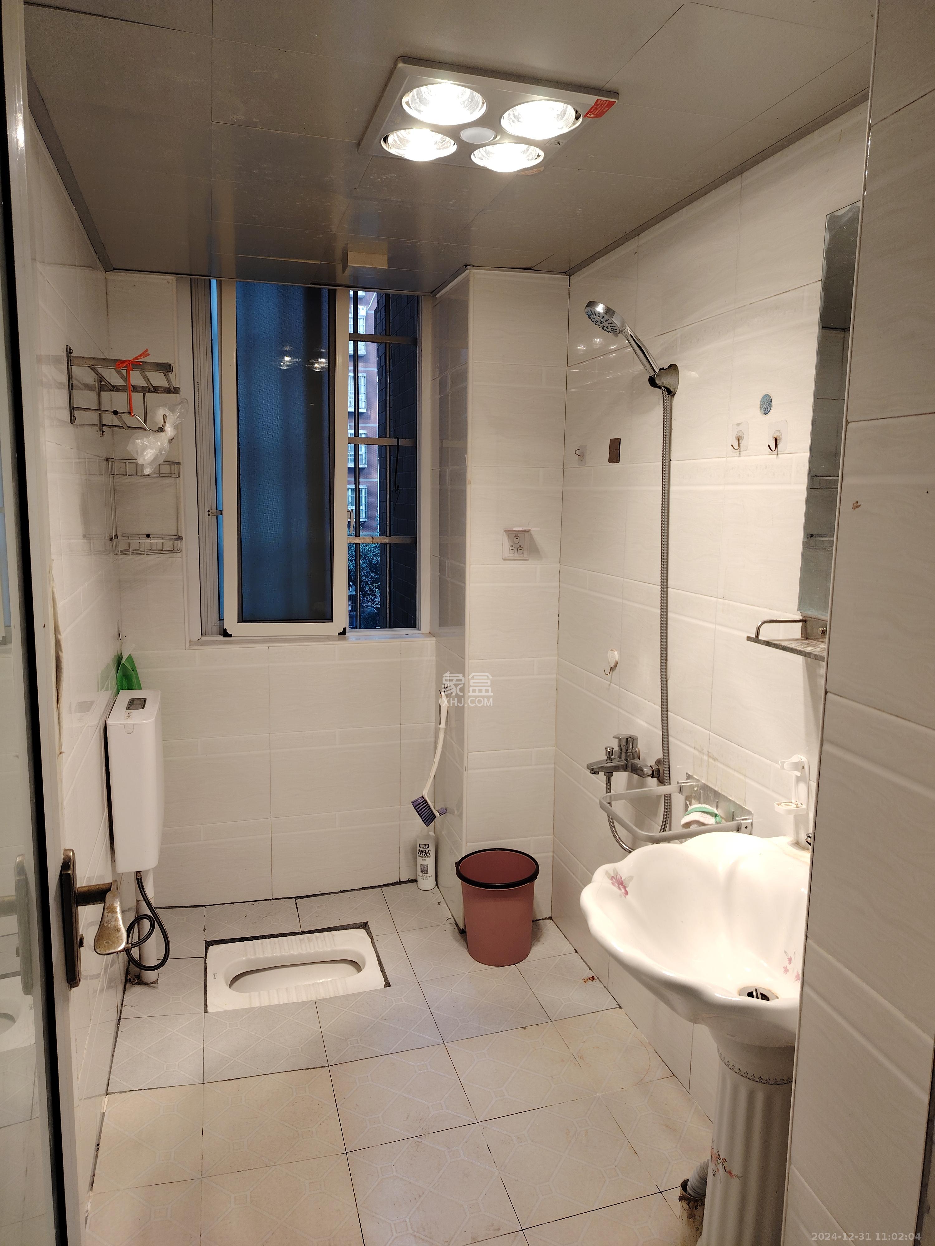 泊林晶城 2室2厅1卫 1600.0元/月 泊林晶城 2室2厅1卫 1600.0元/月室内图