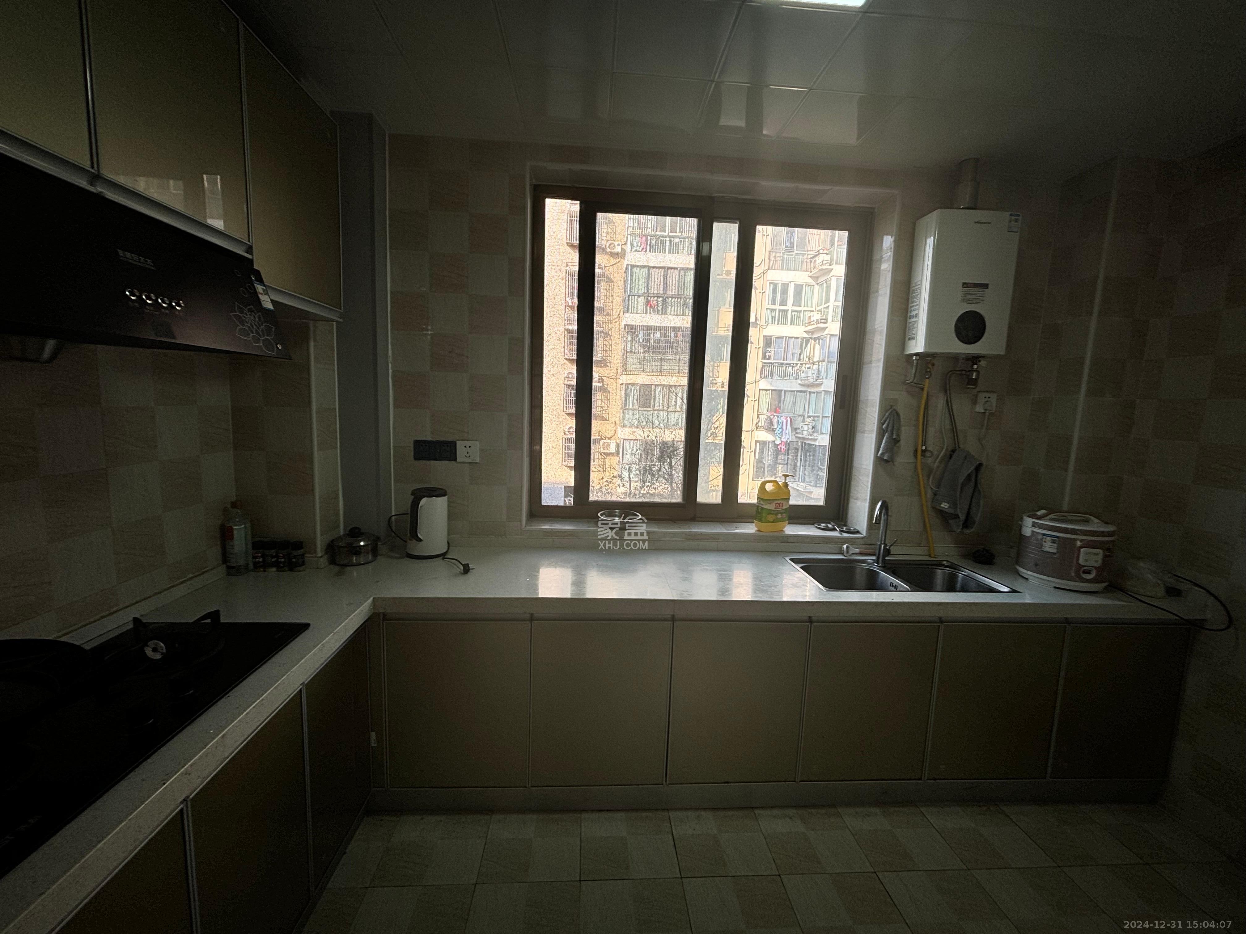 南苑小区 3室2厅2卫 2300.0元/月 南苑小区 3室2厅2卫 2300.0元/月室内图