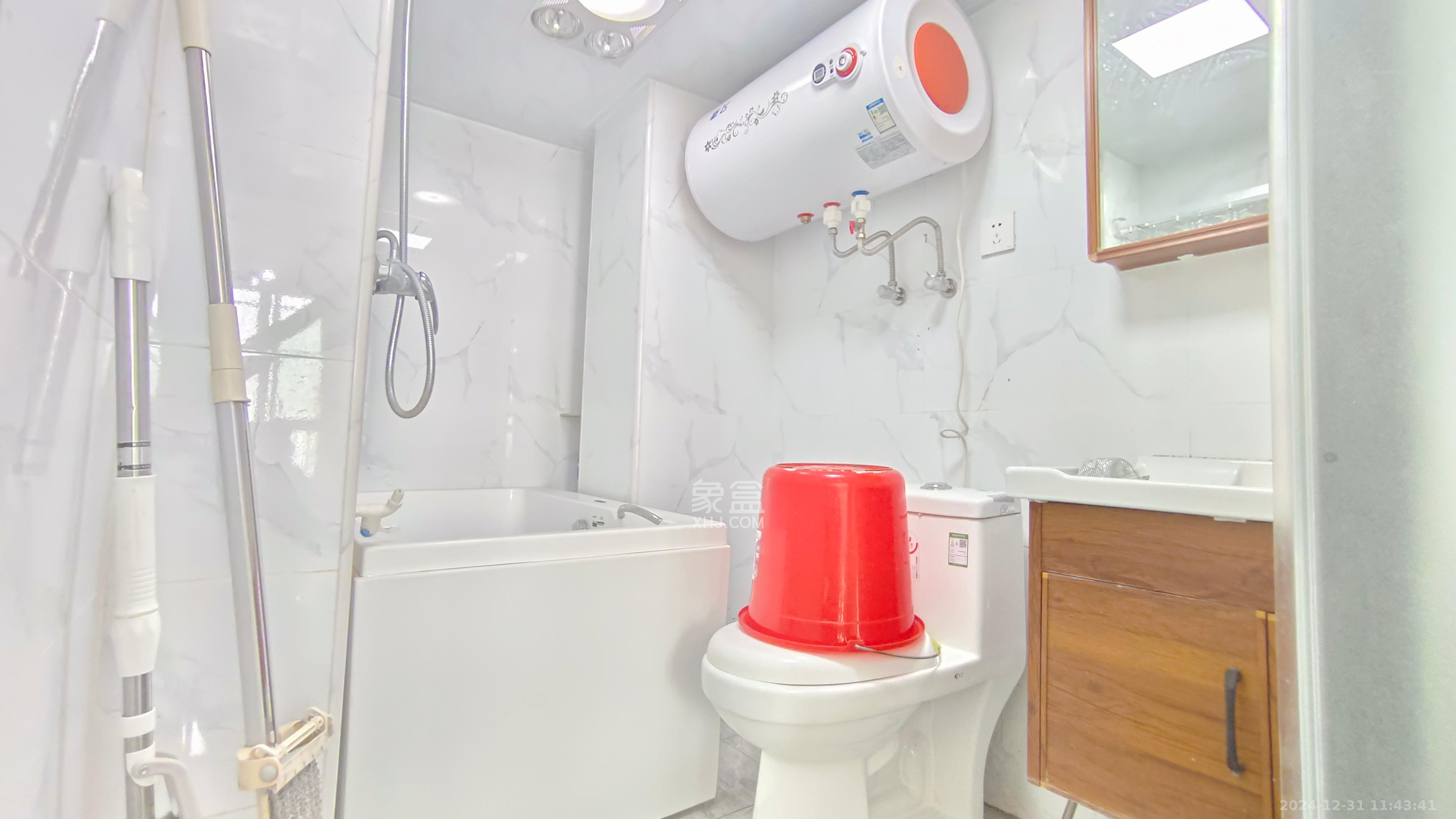 梅溪湖金茂湾  2室1厅1卫   2200.00元/月室内图