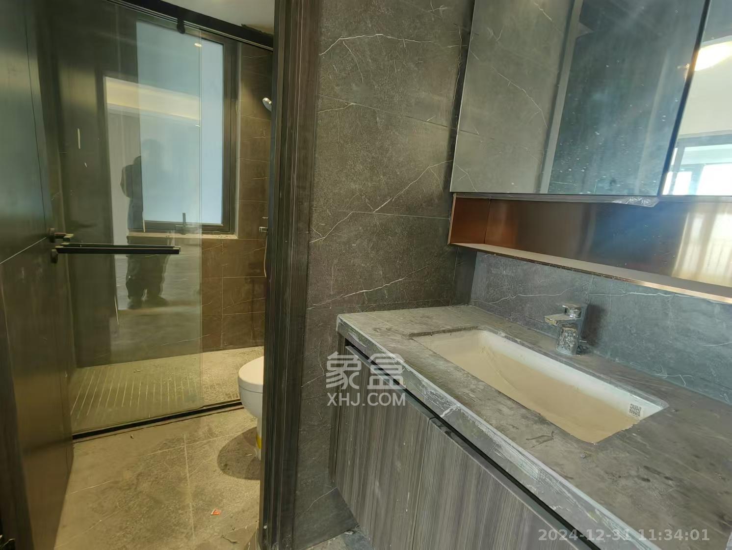 绿地麓云国际一期 3室2厅2卫 4500.0元/月 绿地麓云国际一期 3室2厅2卫 4500.0元/月室内图