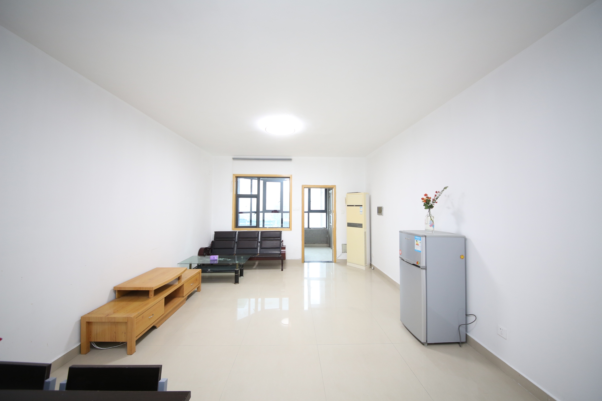 五一大道202（中环壹世界）  2室1厅1卫    98.0万客厅