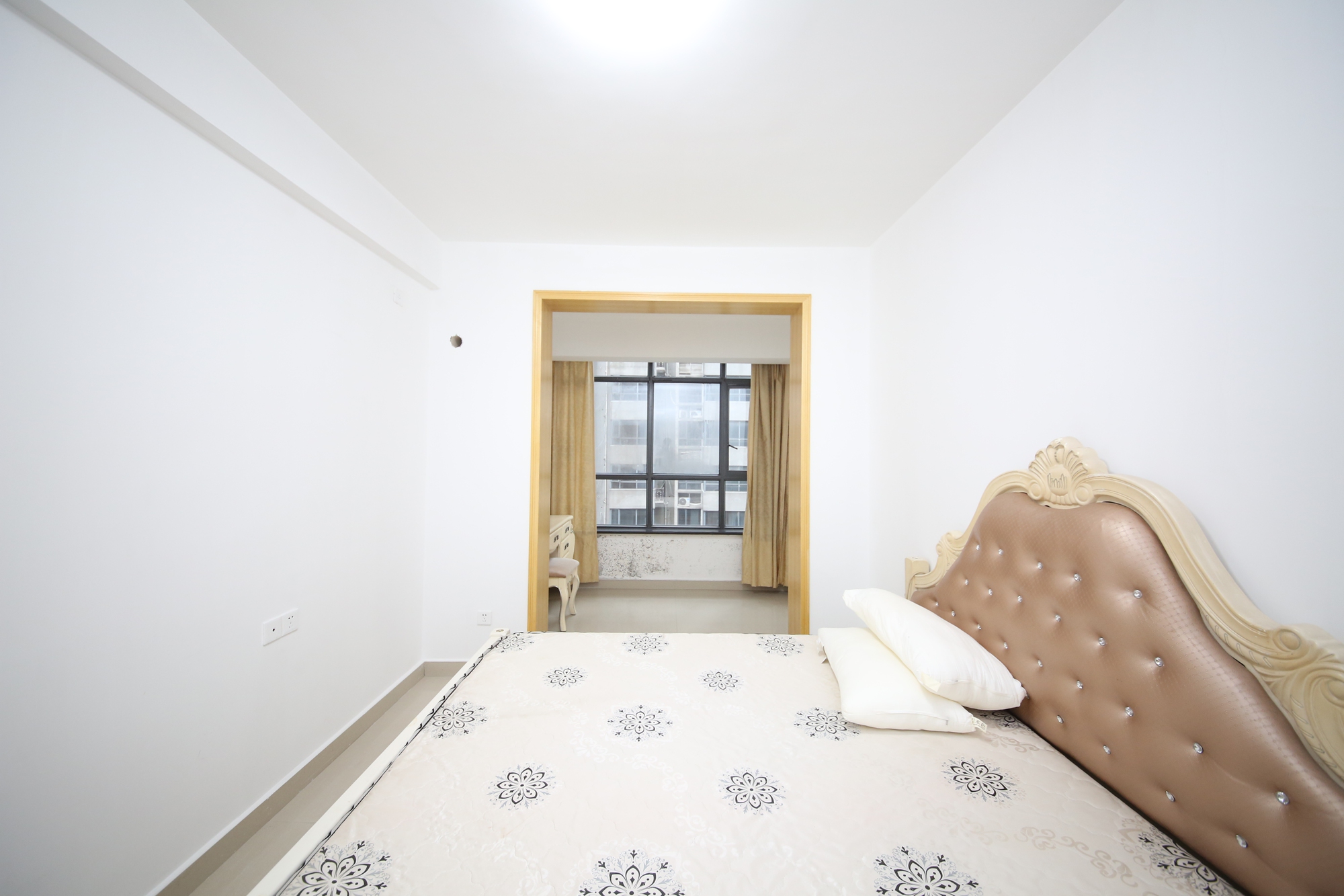 五一大道202（中环壹世界）  2室1厅1卫    98.0万卧室