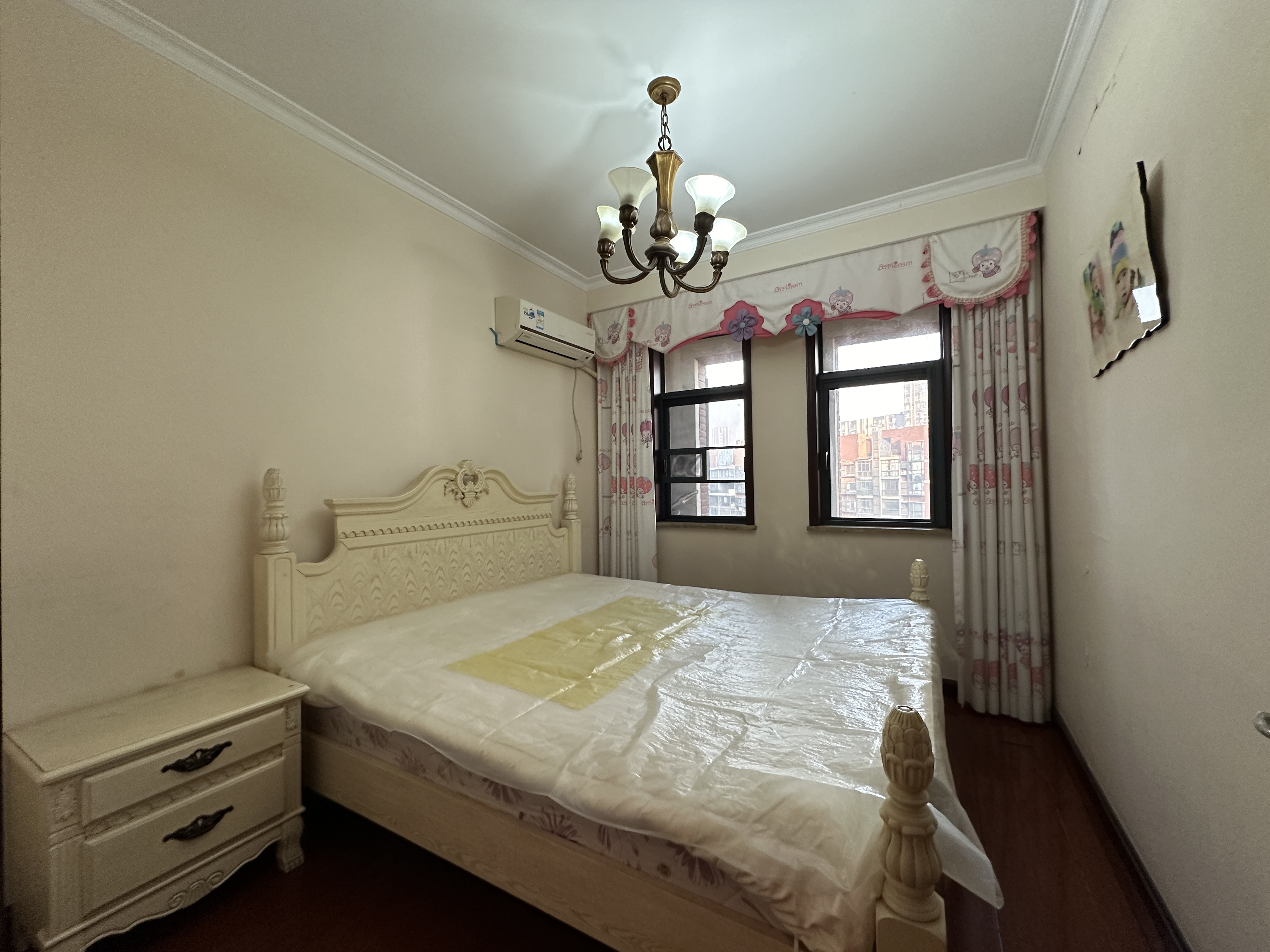 中隆国际御玺 3室2厅3卫 4500.0元/月 中隆国际御玺 3室2厅3卫 4500.0元/月室内图