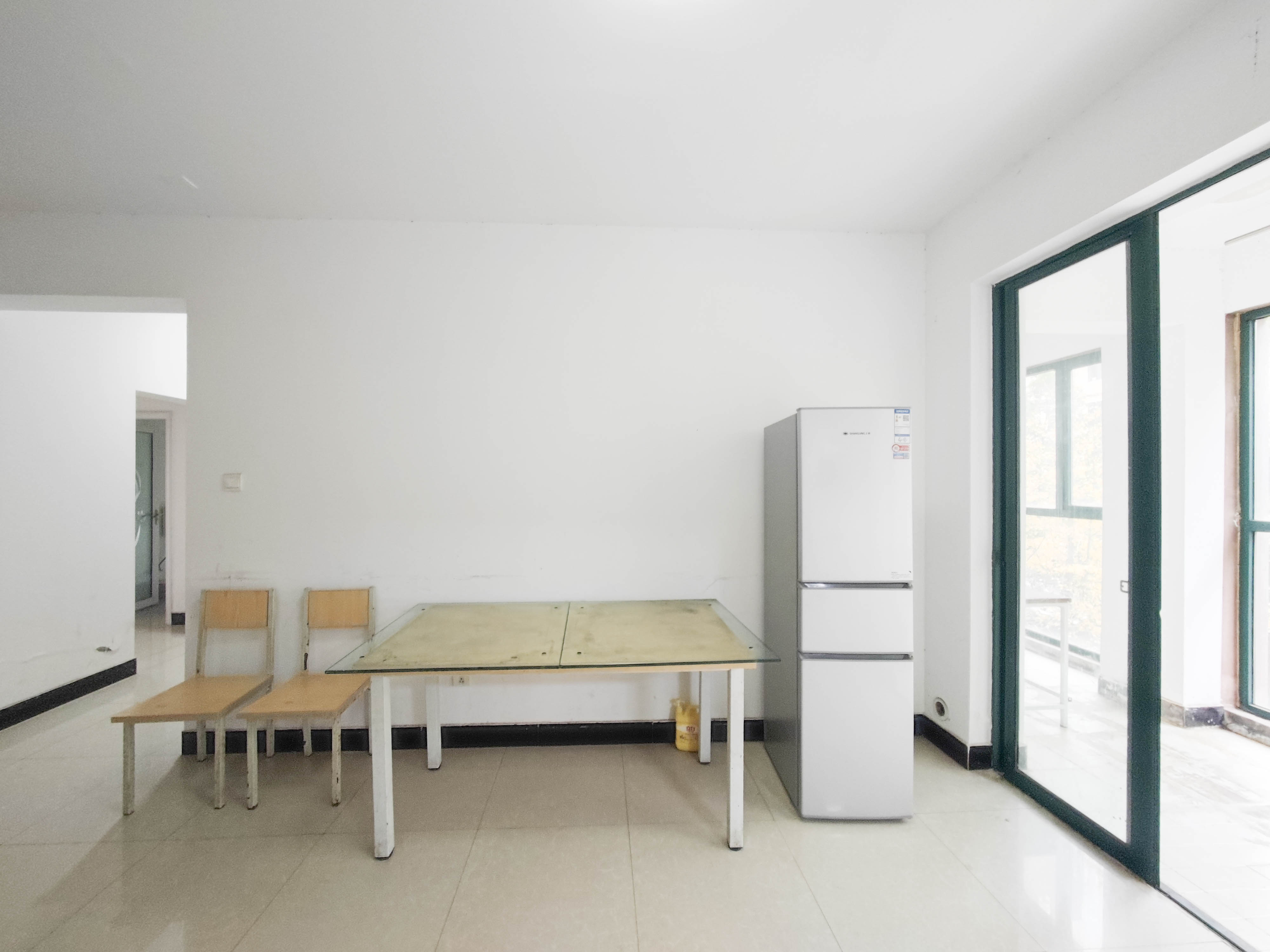 华盛世纪新城  4室2厅1卫    144.8万 华盛世纪新城  4室2厅1卫    144.8万客厅