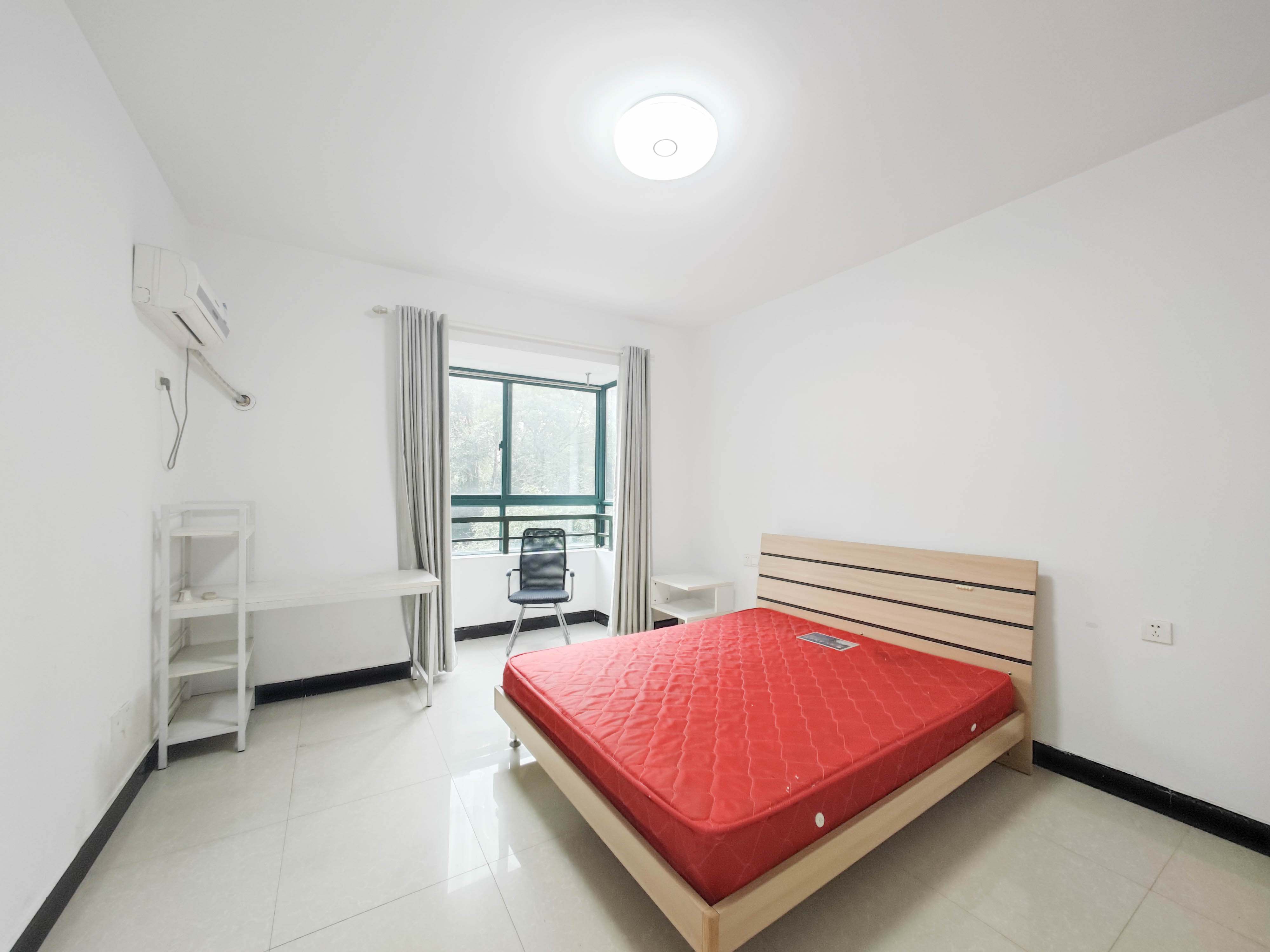 华盛世纪新城  4室2厅1卫    144.8万 华盛世纪新城  4室2厅1卫    144.8万卧室