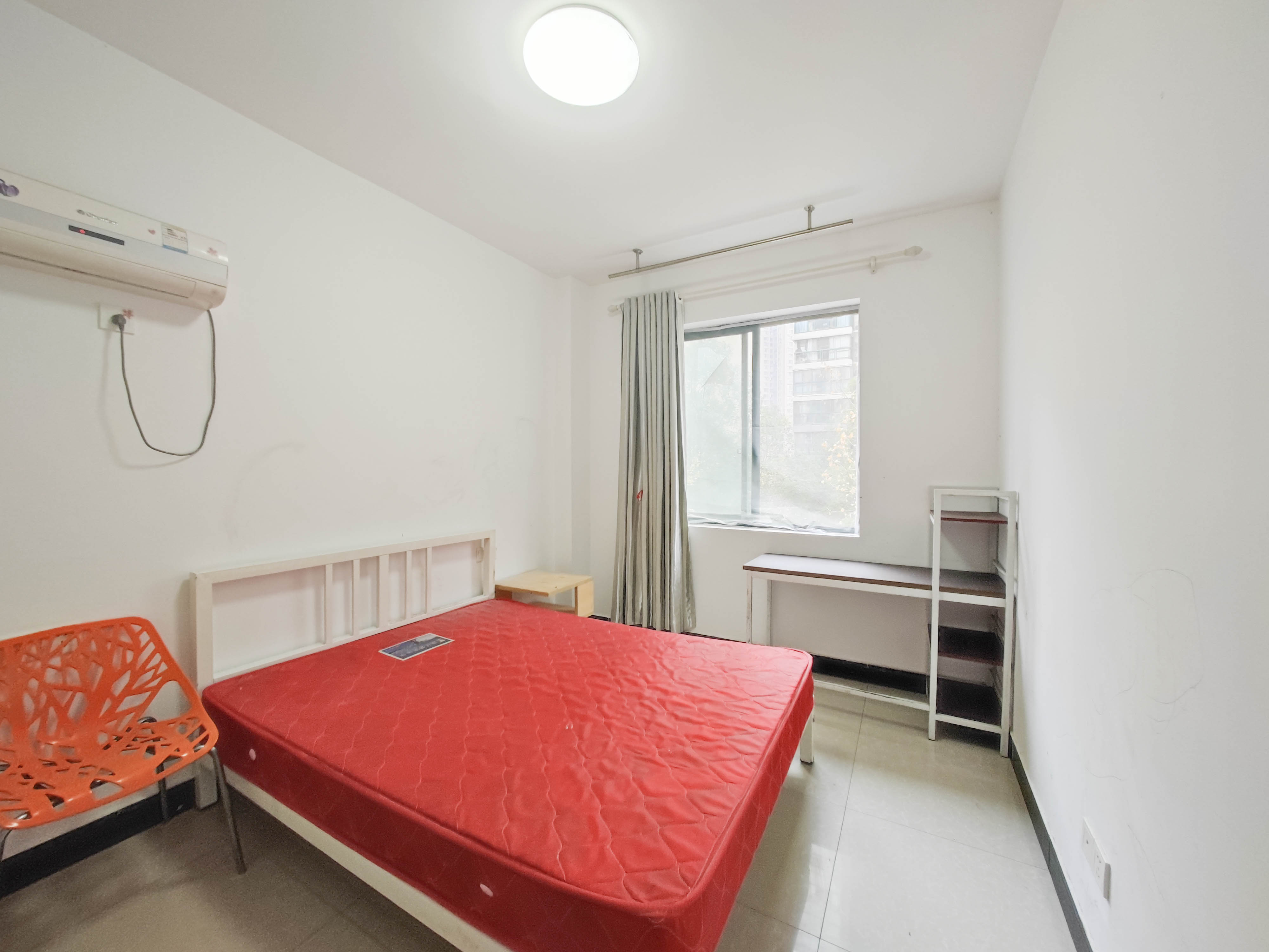 华盛世纪新城  4室2厅1卫    144.8万 华盛世纪新城  4室2厅1卫    144.8万卧室