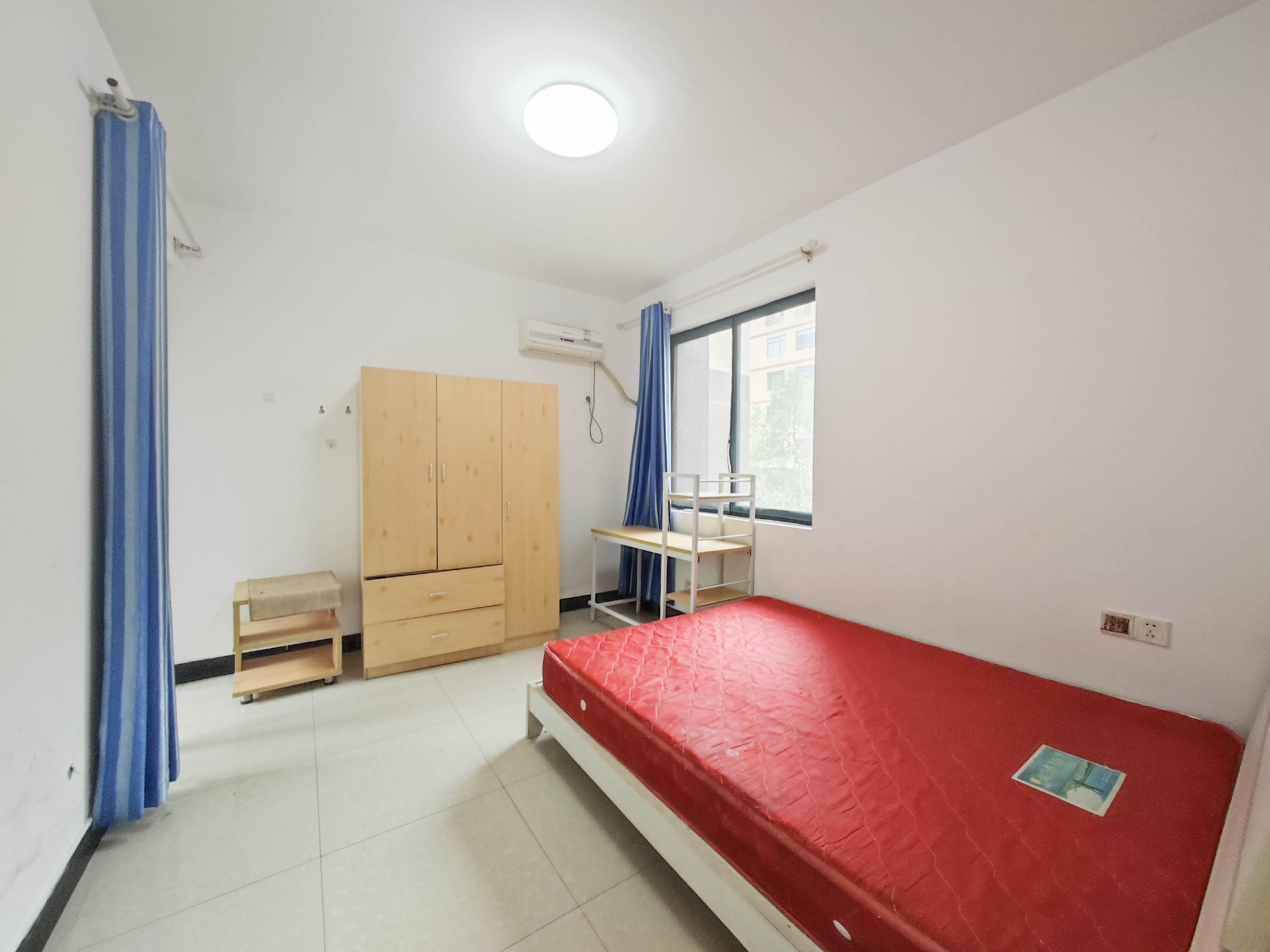 华盛世纪新城  4室2厅1卫    144.8万 华盛世纪新城  4室2厅1卫    144.8万卧室