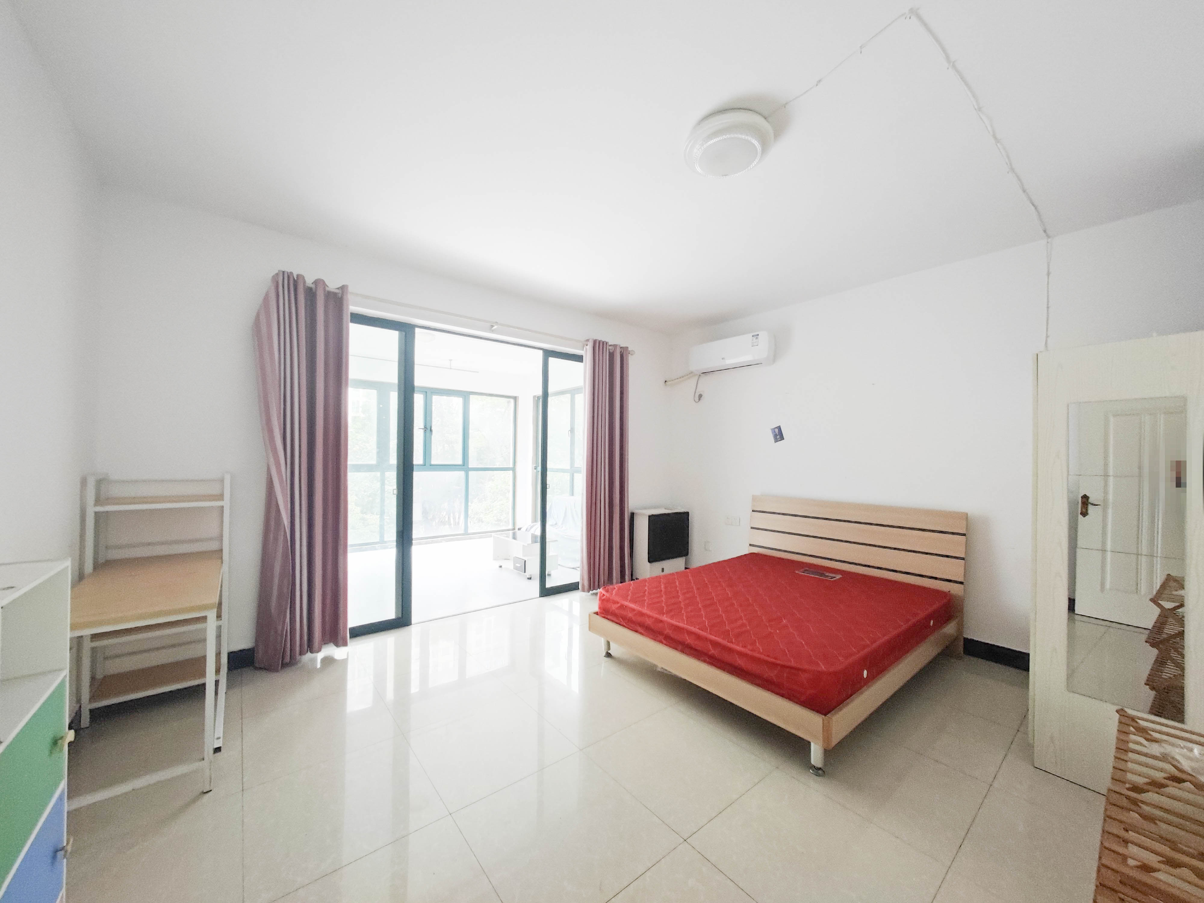 华盛世纪新城  4室2厅1卫    144.8万 华盛世纪新城  4室2厅1卫    144.8万卧室