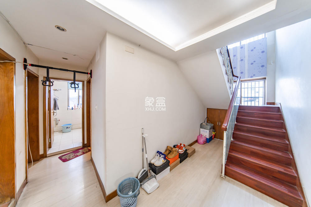 科教新村  6室2廳2衛(wèi)   209.50萬
