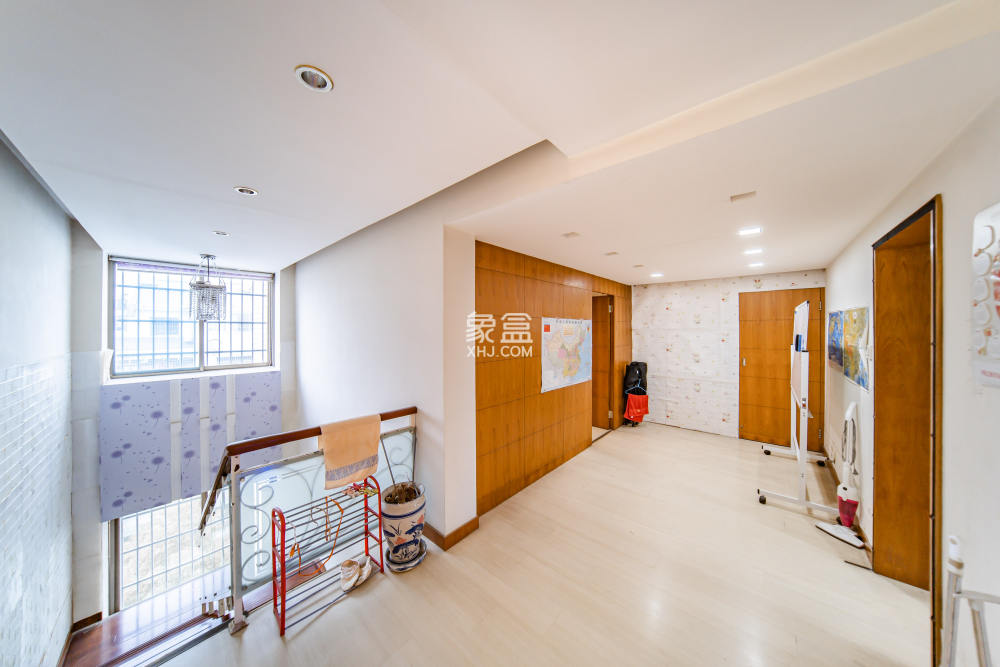 科教新村  6室2廳2衛(wèi)   209.50萬