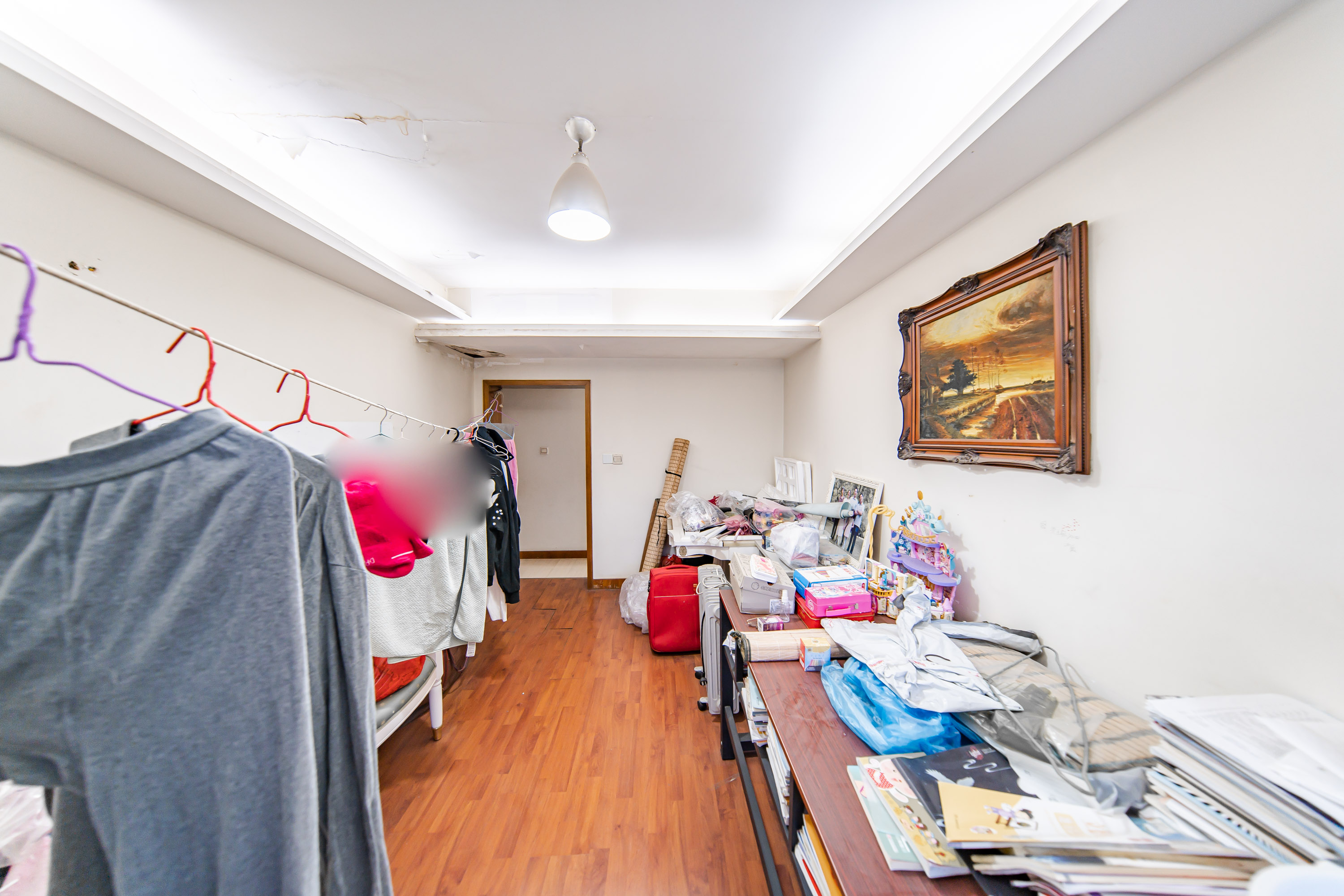 科教新村  6室2厅2卫   209.50万卧室