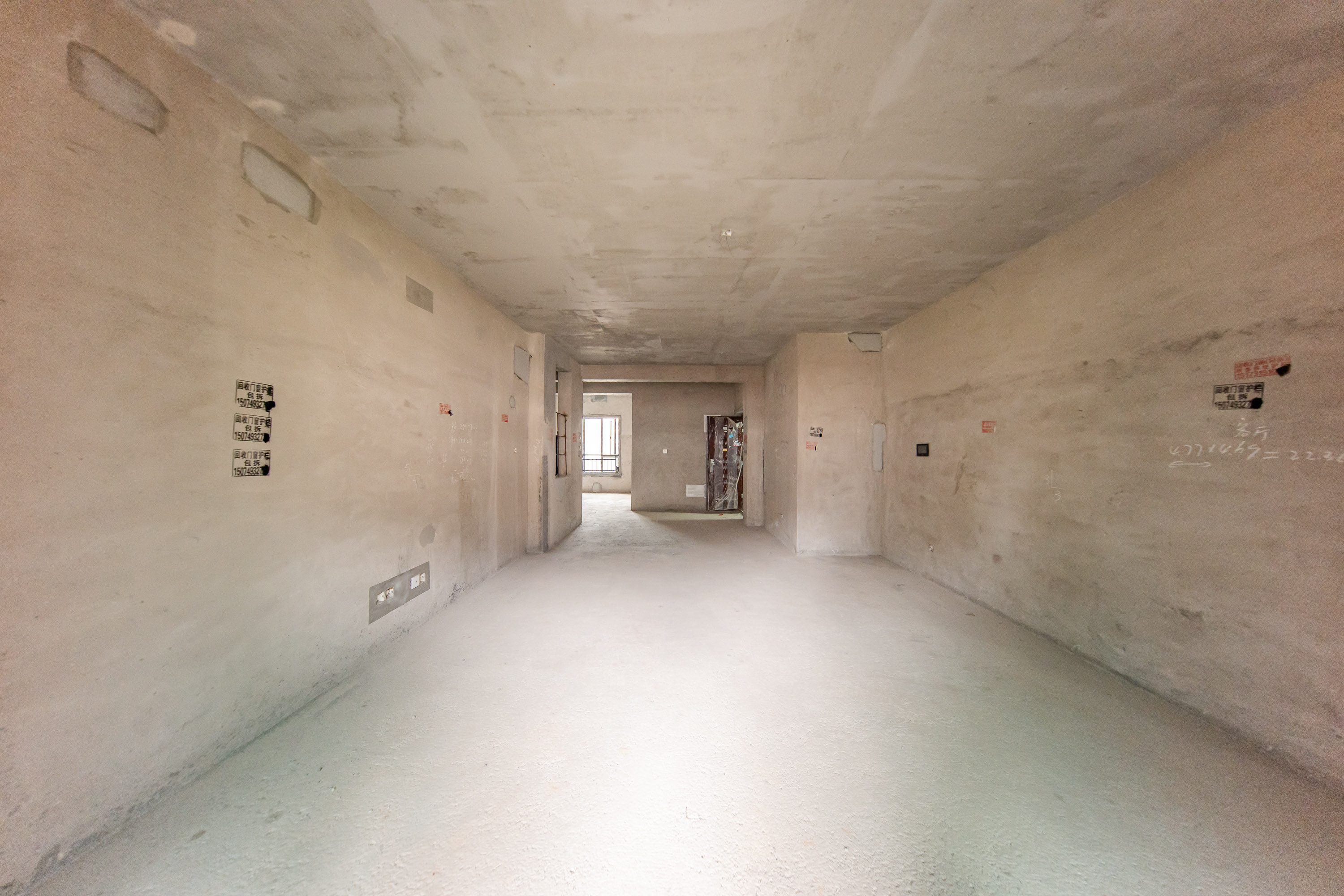 江山帝景雅墅(普罗旺斯)  5室2厅2卫    268.0万 江山帝景雅墅(普罗旺斯)  5室2厅2卫    268.0万客厅