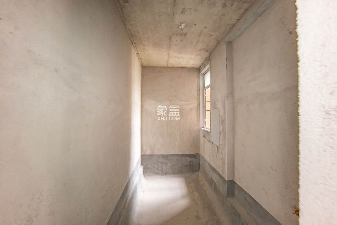 江山帝景雅墅(普罗旺斯)  5室2厅2卫    268.0万 江山帝景雅墅(普罗旺斯)  5室2厅2卫    268.0万卫生间