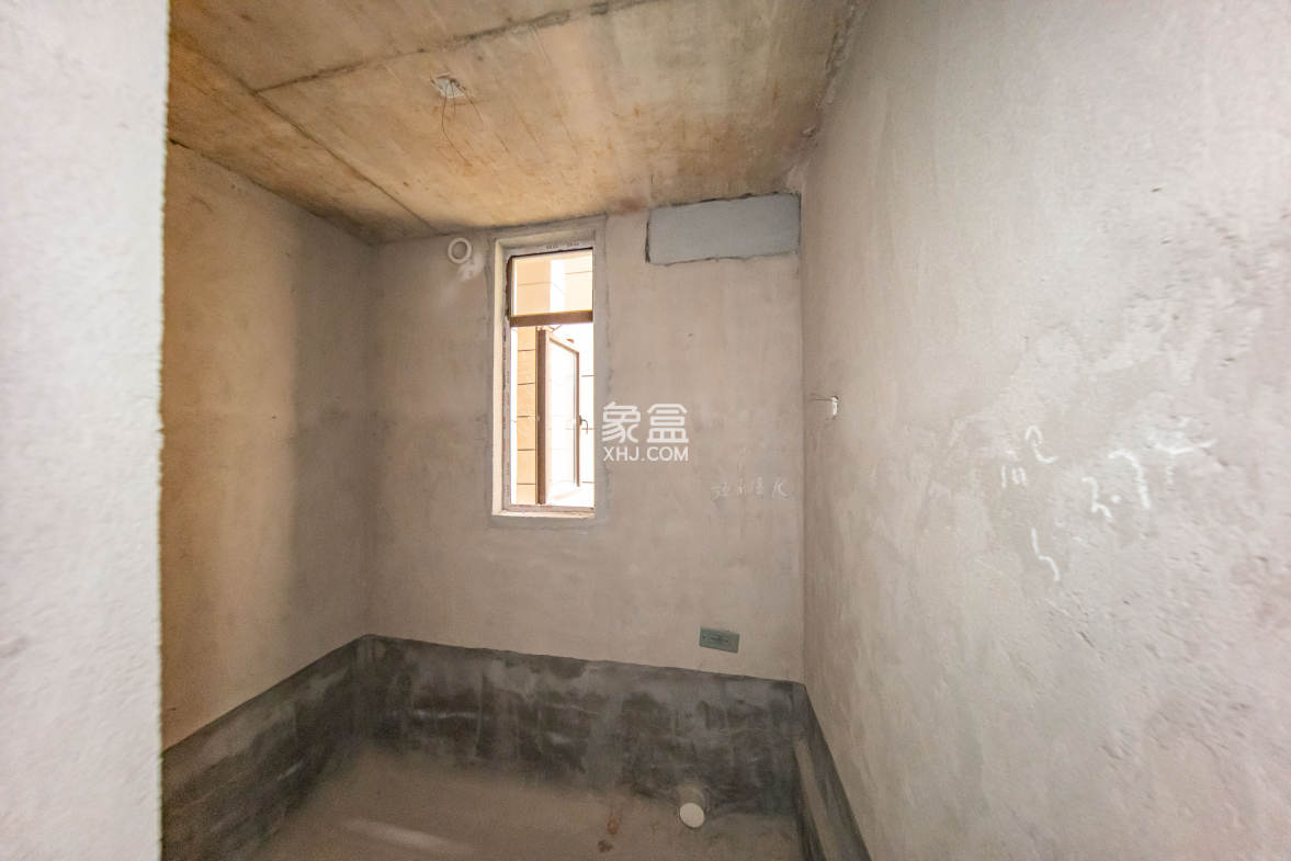 江山帝景雅墅(普罗旺斯)  5室2厅2卫    268.0万 江山帝景雅墅(普罗旺斯)  5室2厅2卫    268.0万卫生间