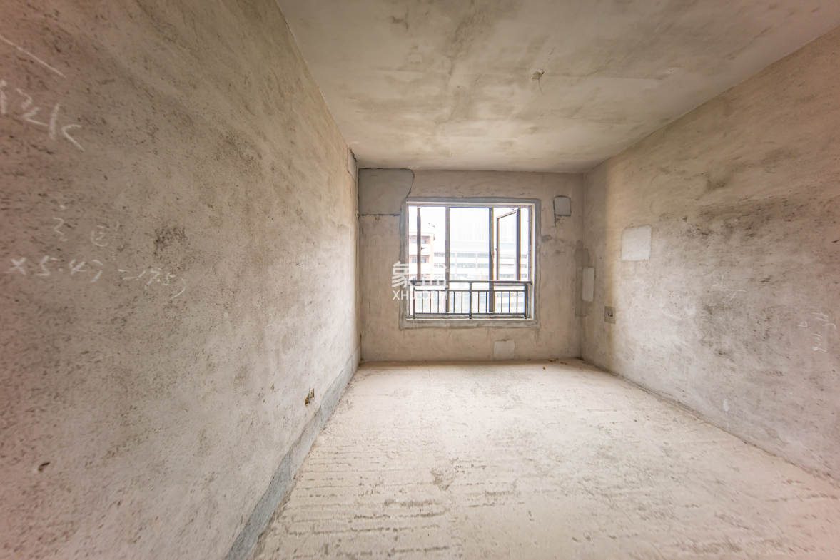 江山帝景雅墅(普罗旺斯)  5室2厅2卫    268.0万 江山帝景雅墅(普罗旺斯)  5室2厅2卫    268.0万卧室