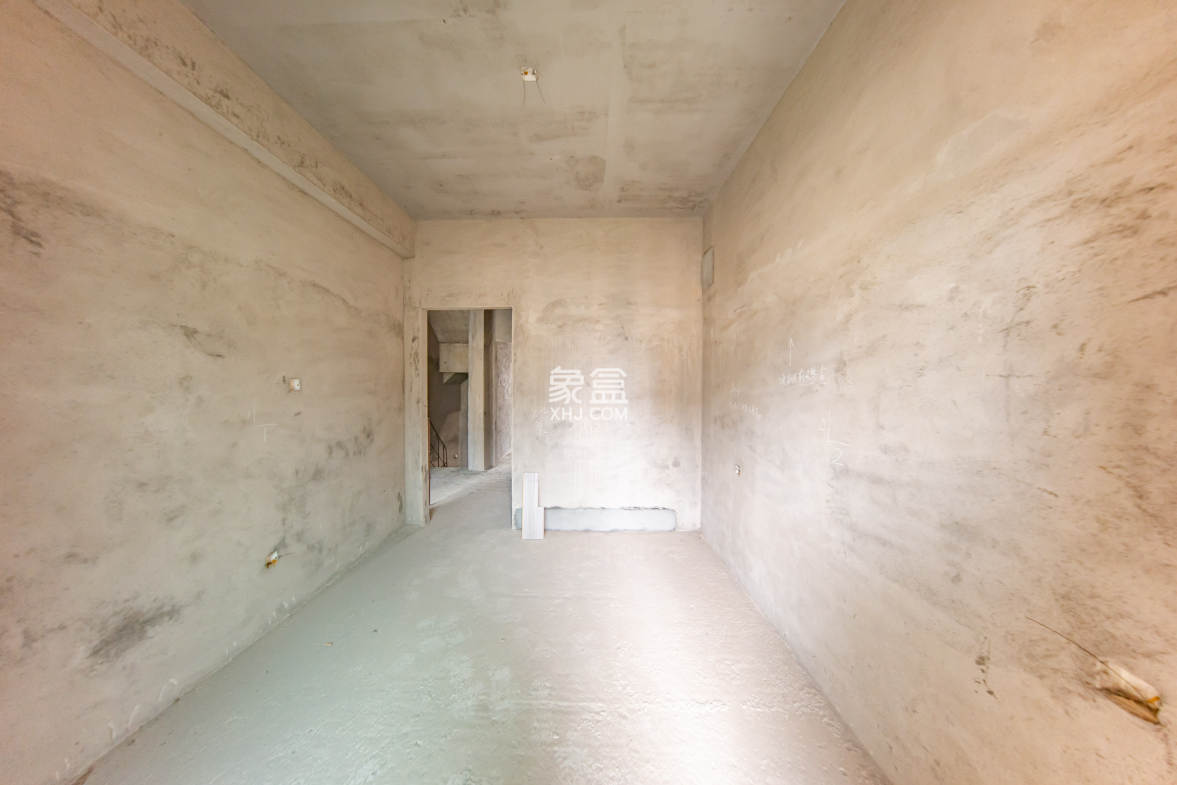 江山帝景雅墅(普罗旺斯)  5室2厅2卫    268.0万 江山帝景雅墅(普罗旺斯)  5室2厅2卫    268.0万卧室