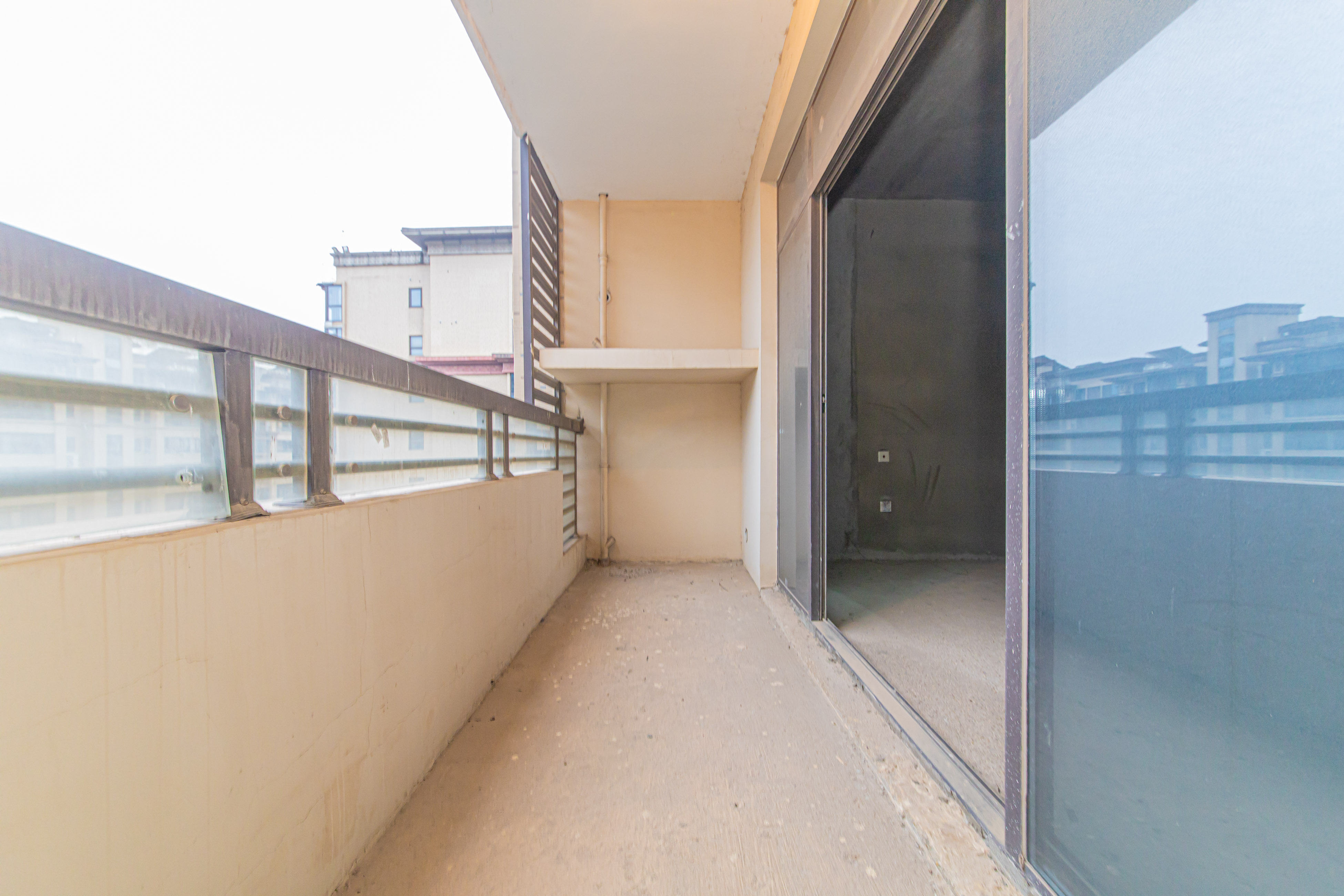 大唐印象一期云海湾  5室2厅2卫    160.0万 大唐印象一期云海湾  5室2厅2卫    160.0万阳台