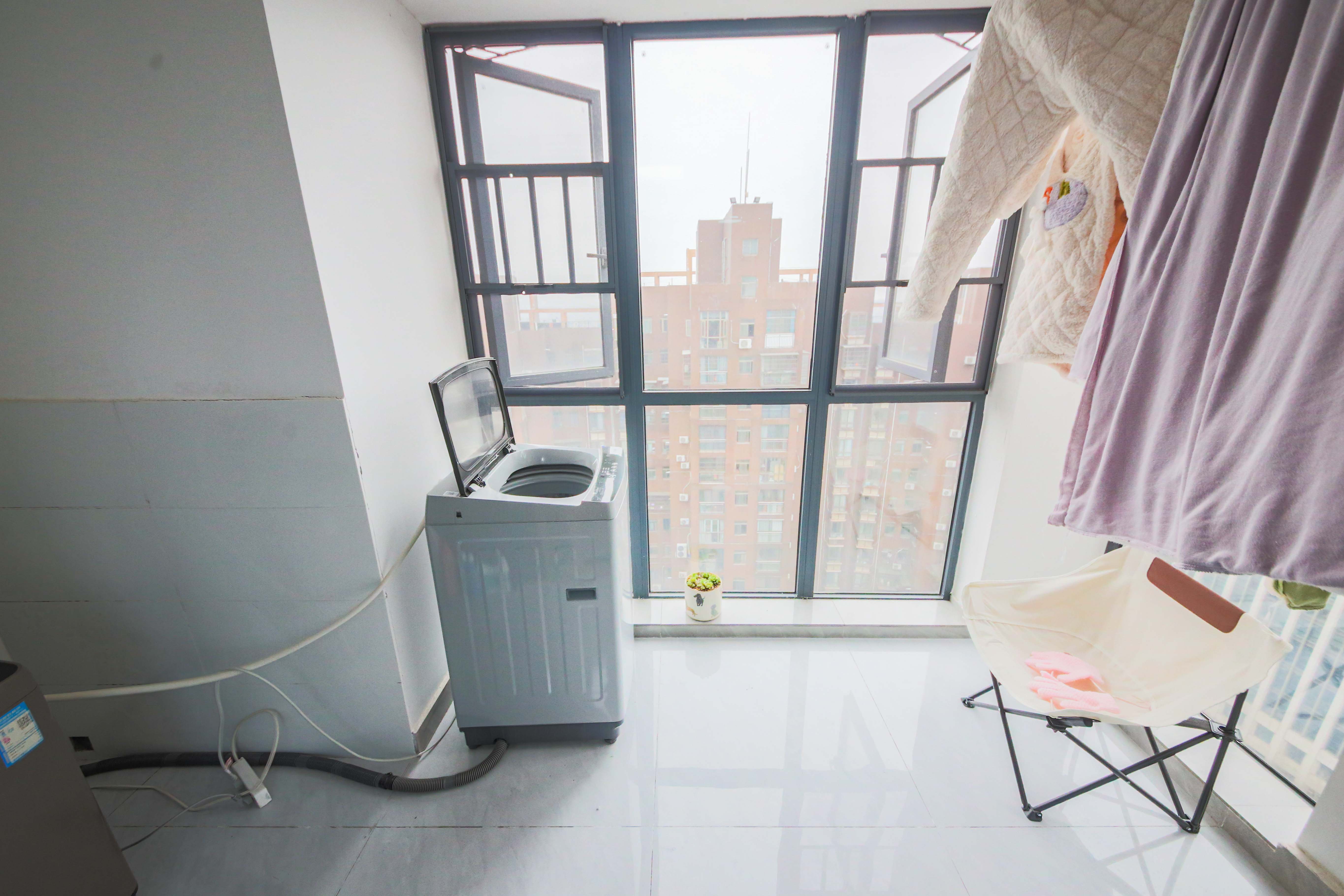 富兴嘉城(富兴汇中央) 2室2厅1卫 70.0万 富兴嘉城(富兴汇中央) 2室2厅1卫 70.0万阳台