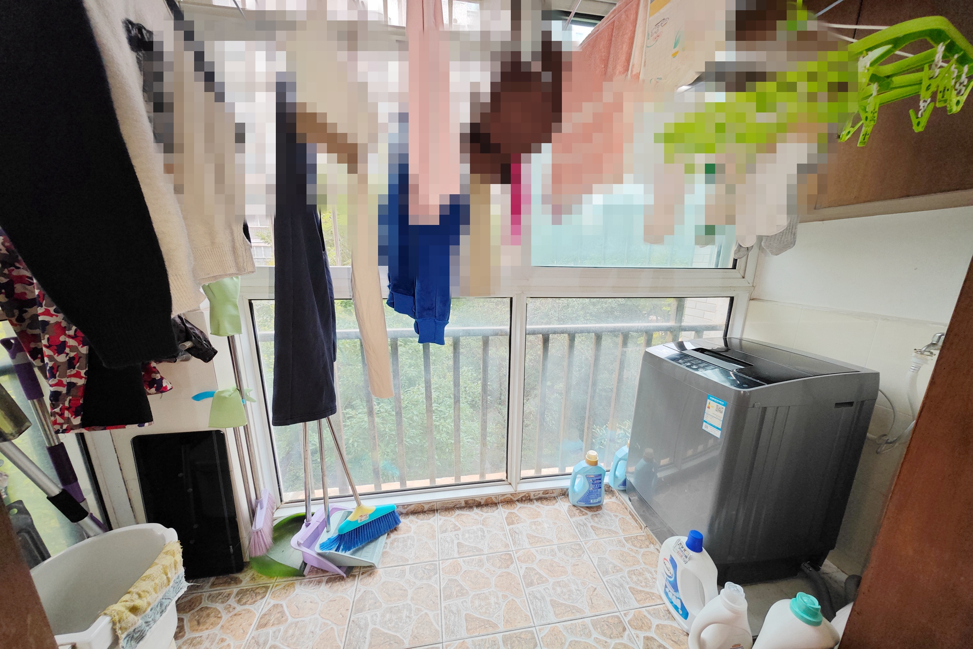 嘉盛华庭（一期、二期、三期）  3室2厅2卫   120.00万阳台