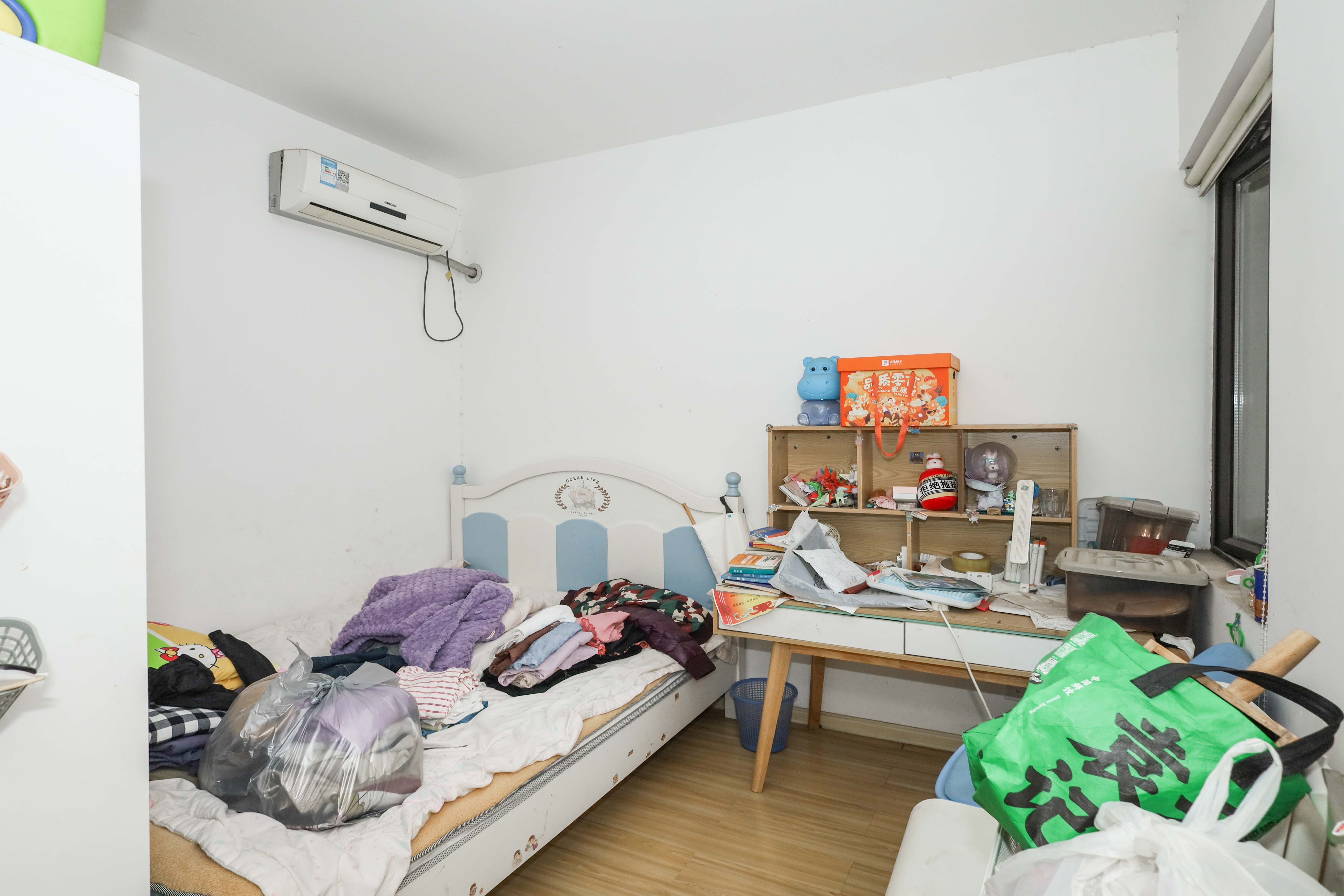 旭辉御府  2室2厅1卫   115.00万卧室