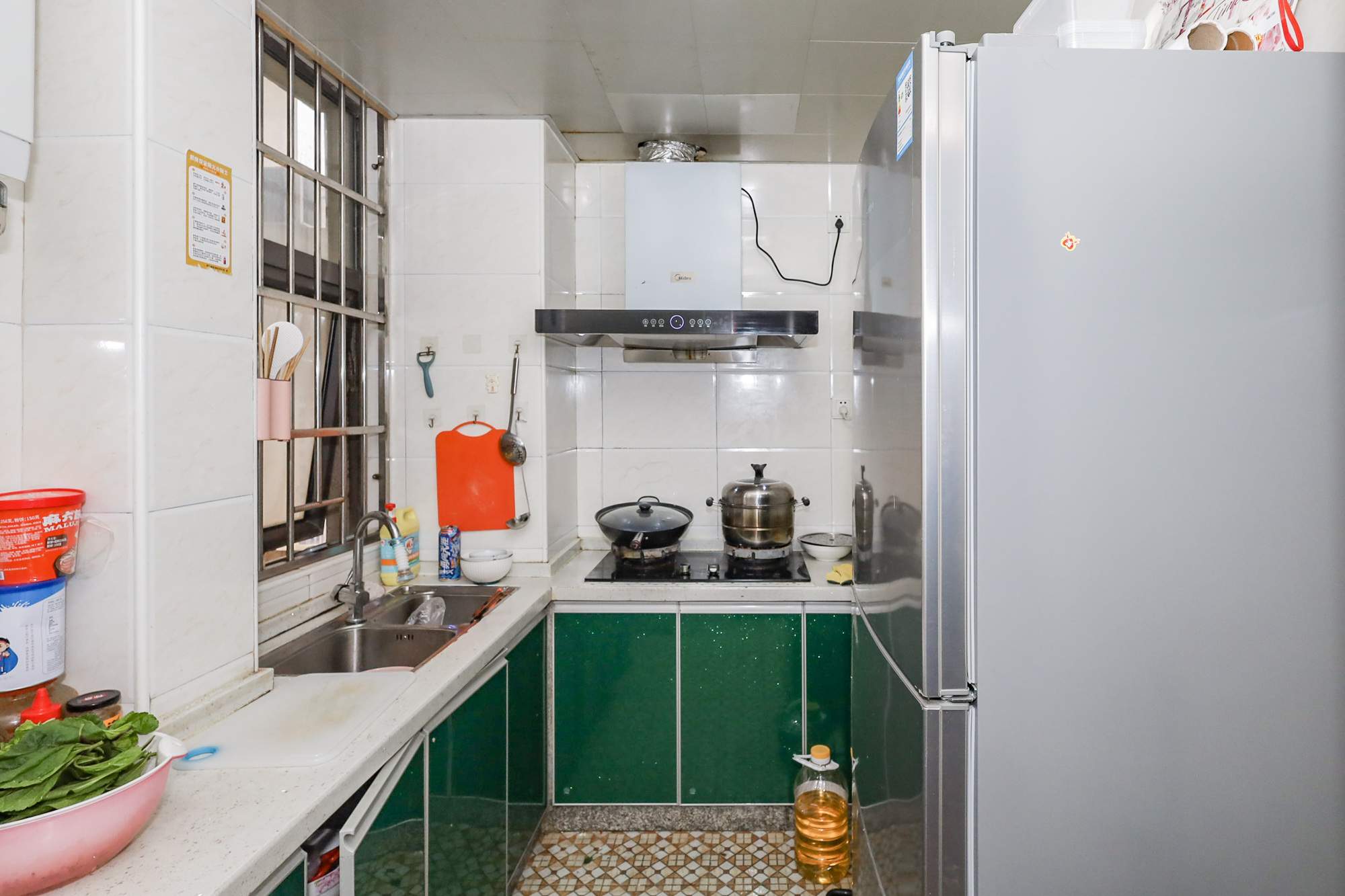 旭辉藏郡(藏郡、旭湘华府) 3室2厅1卫 200.0万 旭辉藏郡(藏郡、旭湘华府) 3室2厅1卫 200.0万厨房