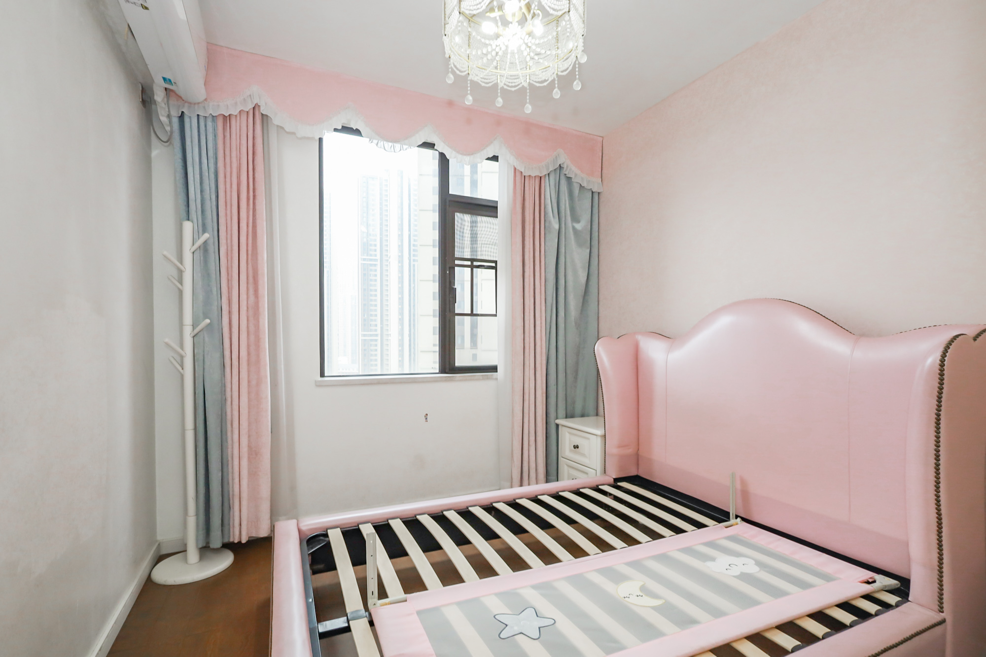 万科里金域国际  4室2厅2卫    428.0万 万科里金域国际  4室2厅2卫    428.0万卧室