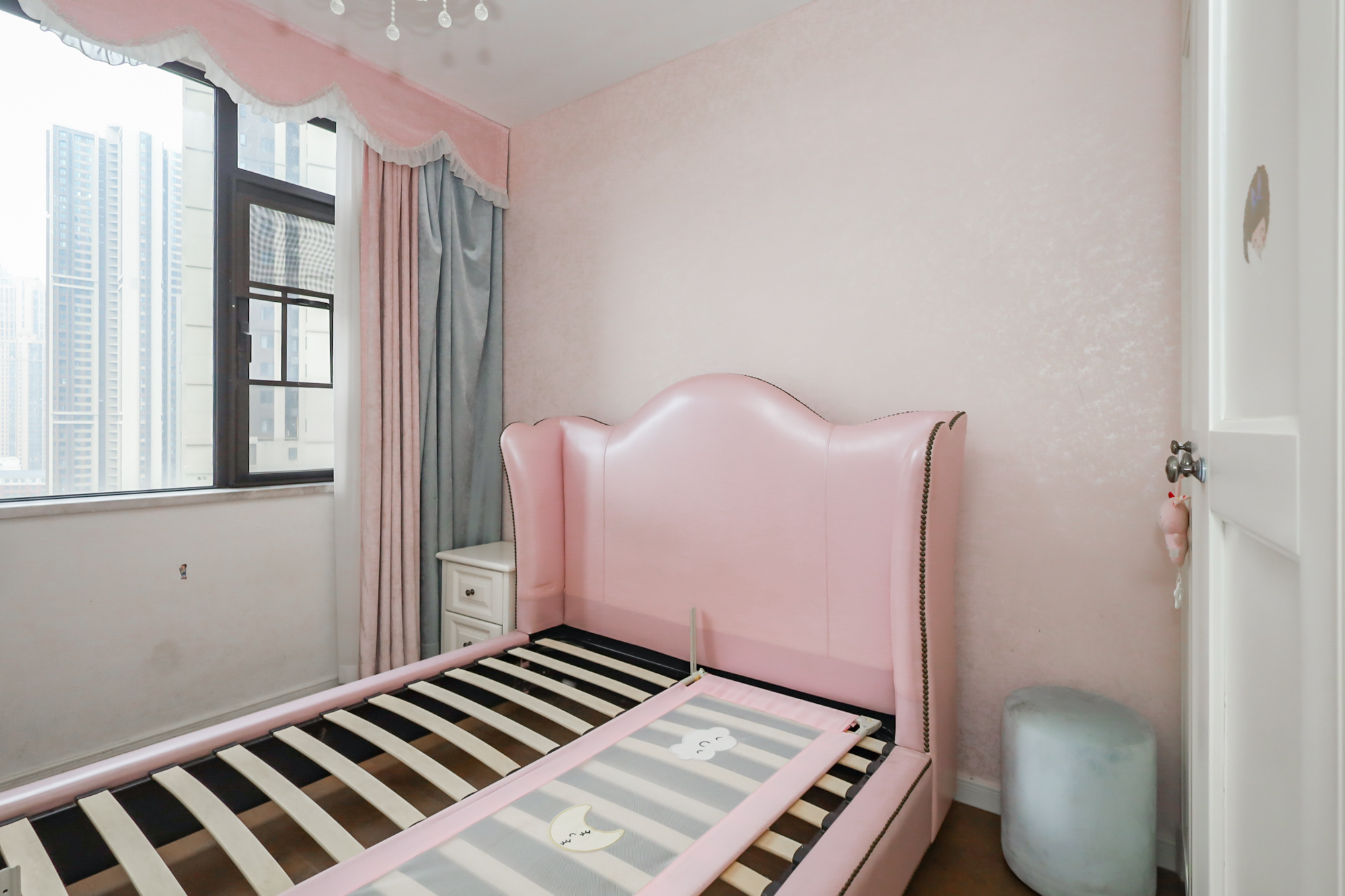 万科里金域国际  4室2厅2卫    428.0万 万科里金域国际  4室2厅2卫    428.0万卧室