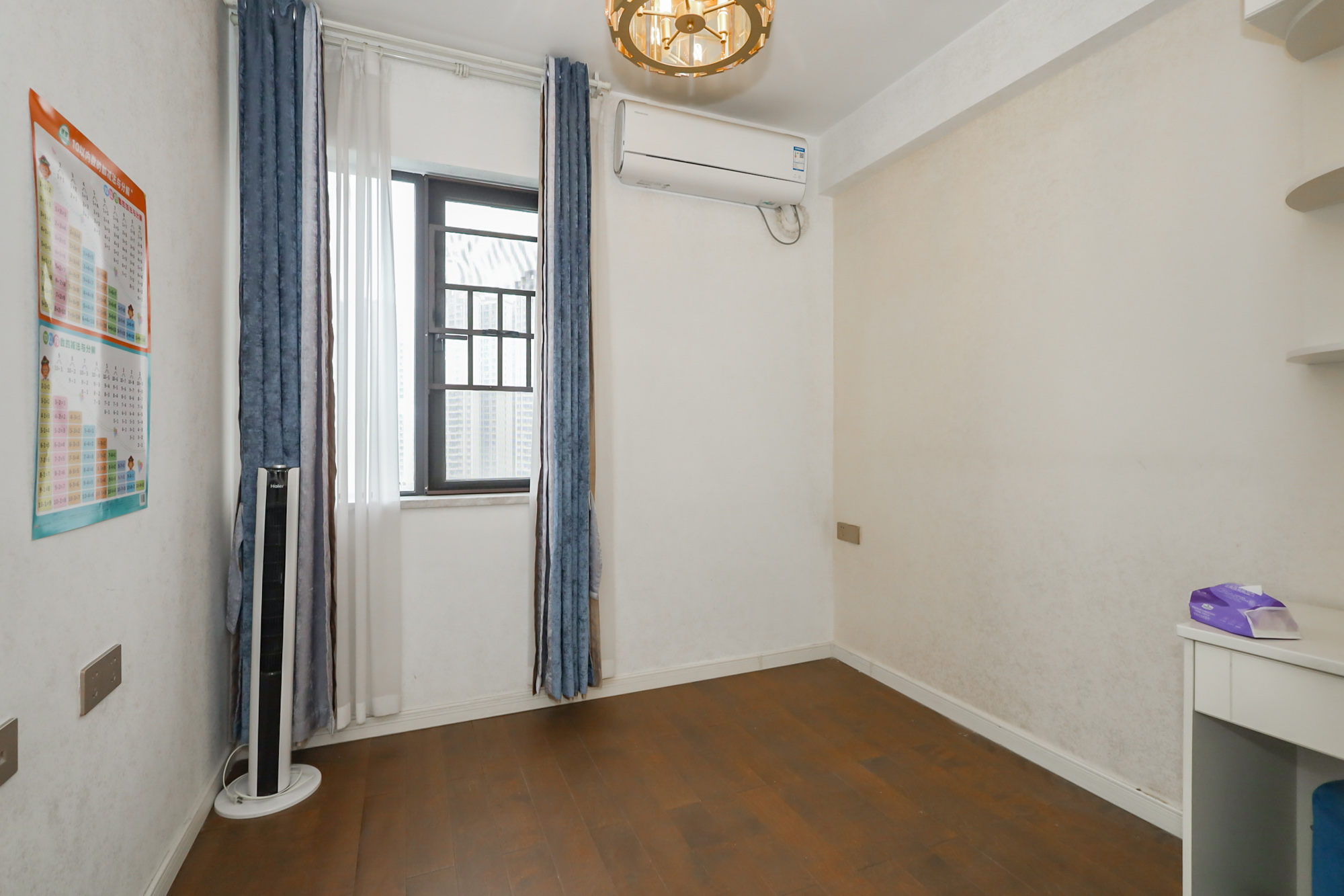 万科里金域国际  4室2厅2卫    428.0万 万科里金域国际  4室2厅2卫    428.0万卧室