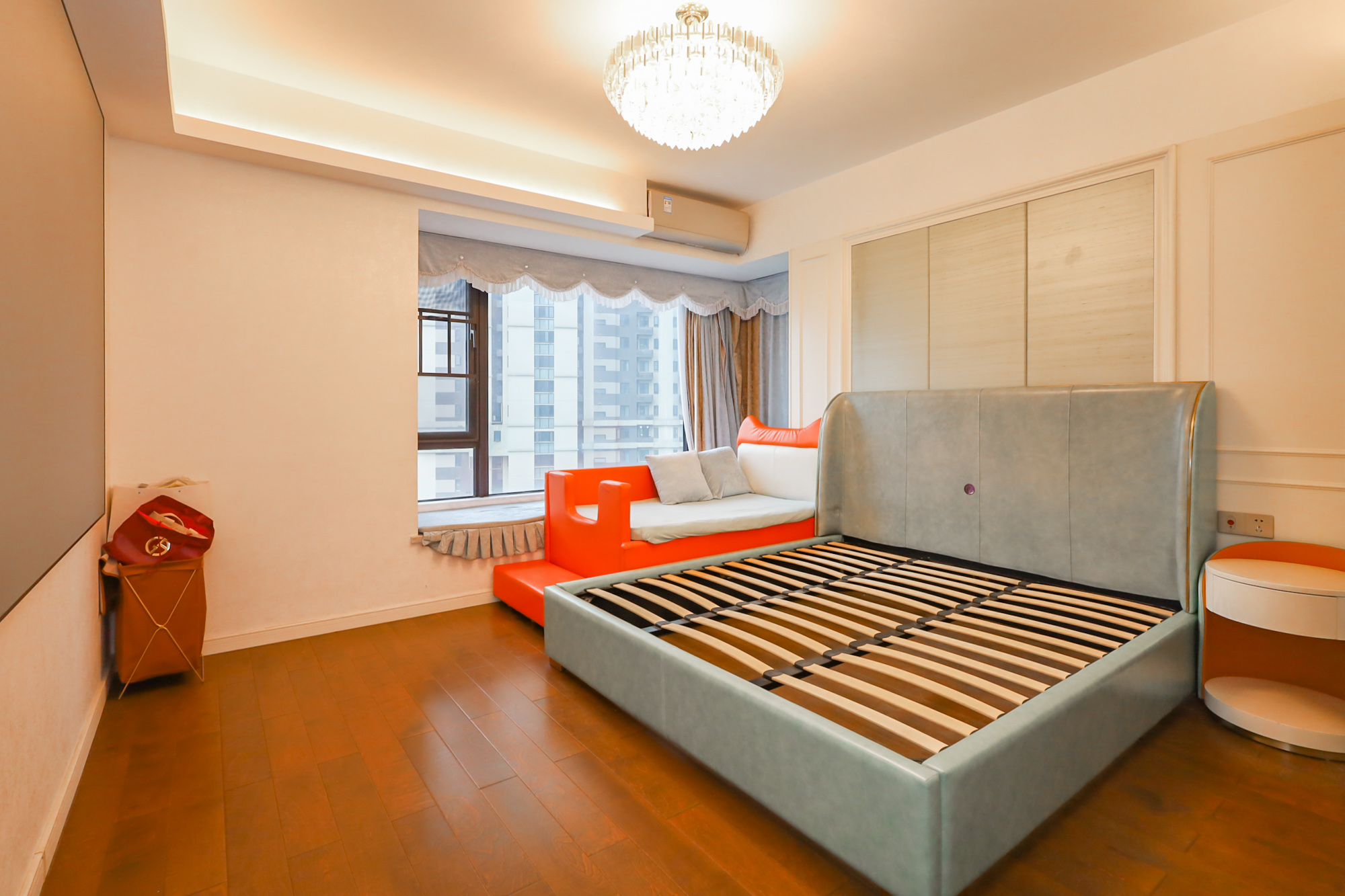 万科里金域国际  4室2厅2卫    428.0万 万科里金域国际  4室2厅2卫    428.0万卧室