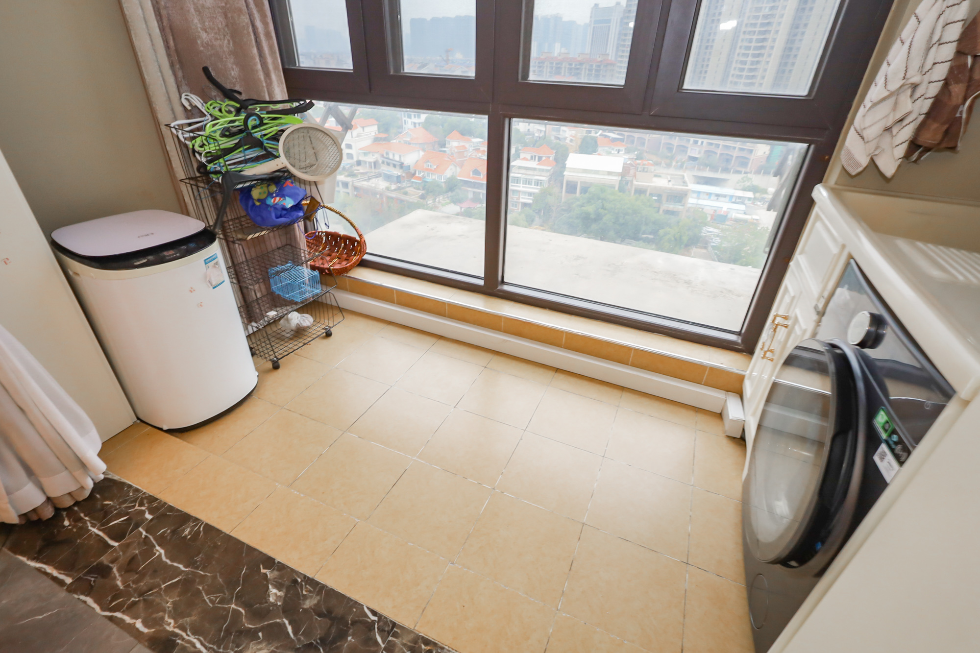 万科里金域国际  4室2厅2卫    428.0万 万科里金域国际  4室2厅2卫    428.0万阳台