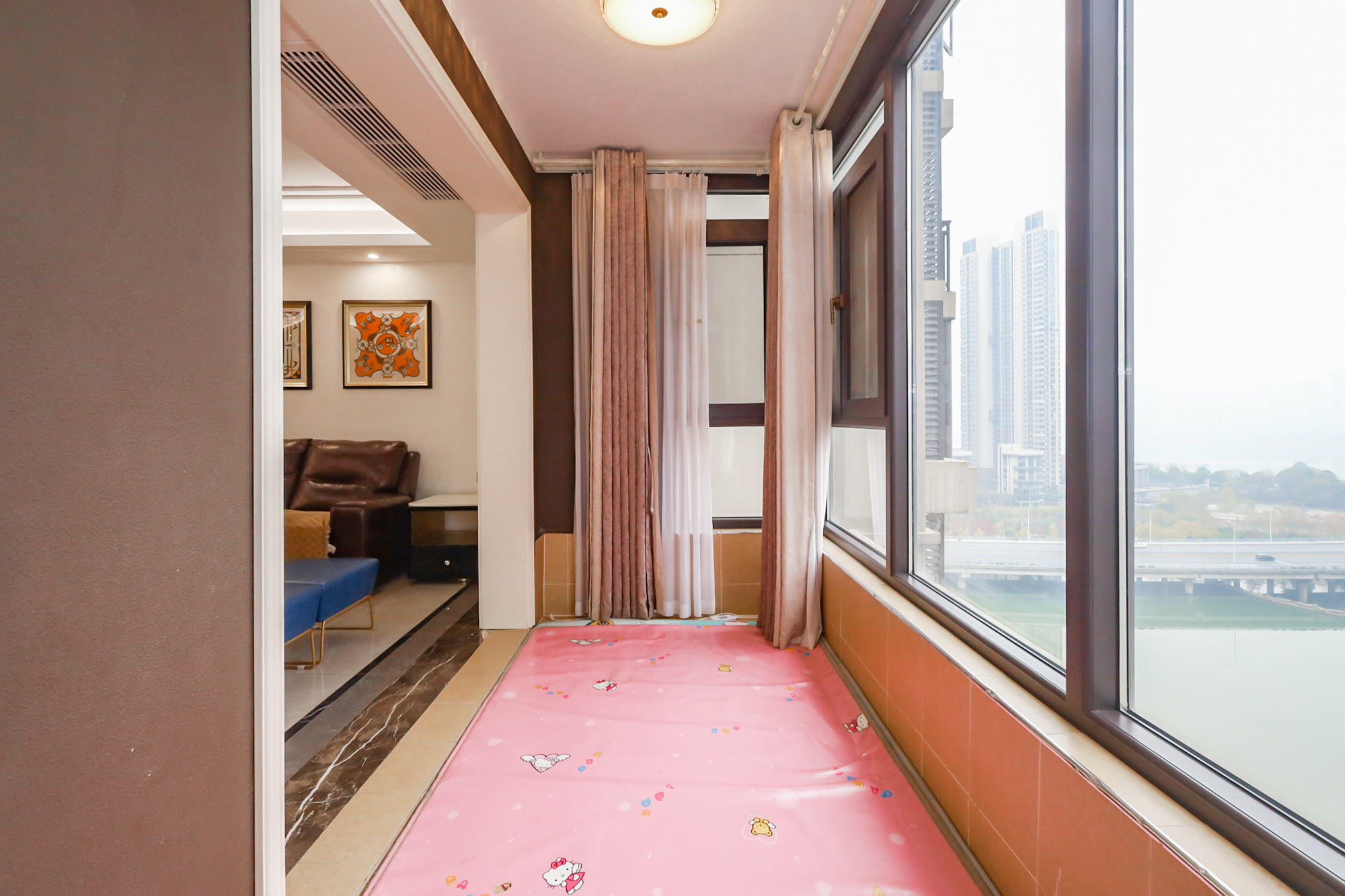 万科里金域国际  4室2厅2卫    428.0万 万科里金域国际  4室2厅2卫    428.0万阳台