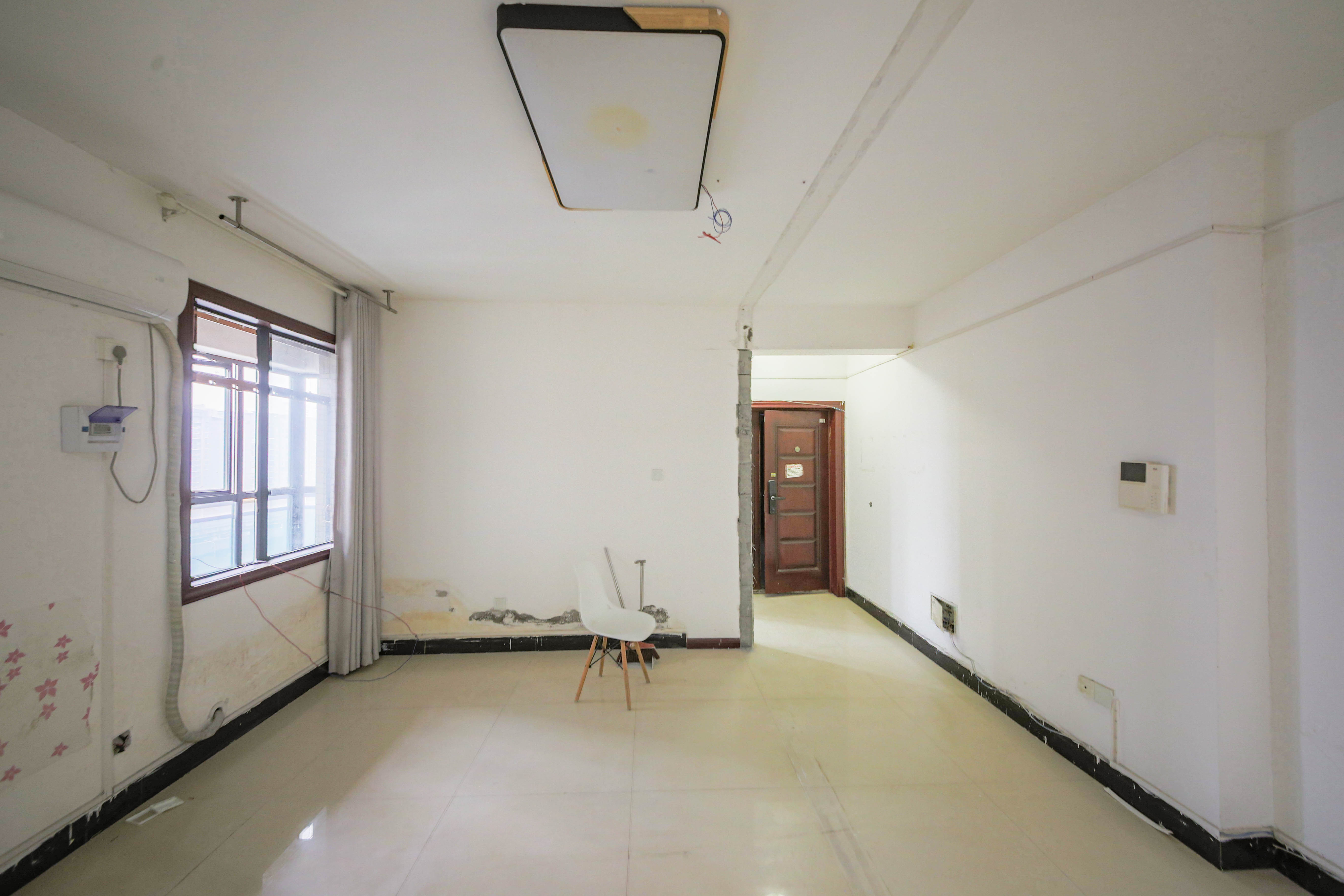 湘府9号 5室2厅2卫 3300.0元/月 湘府9号 5室2厅2卫 3300.0元/月室内图