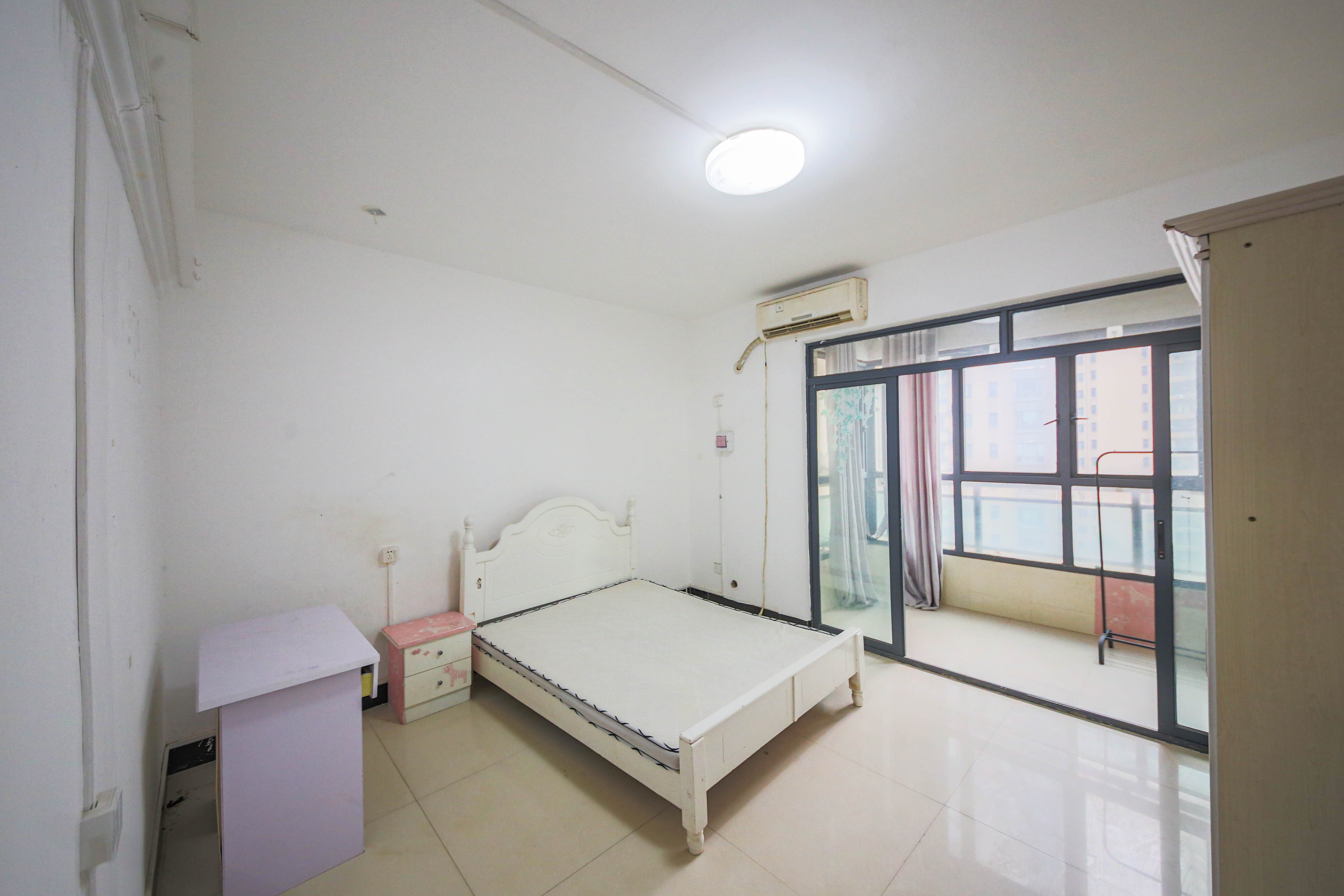 湘府9号 5室2厅2卫 3300.0元/月 湘府9号 5室2厅2卫 3300.0元/月室内图