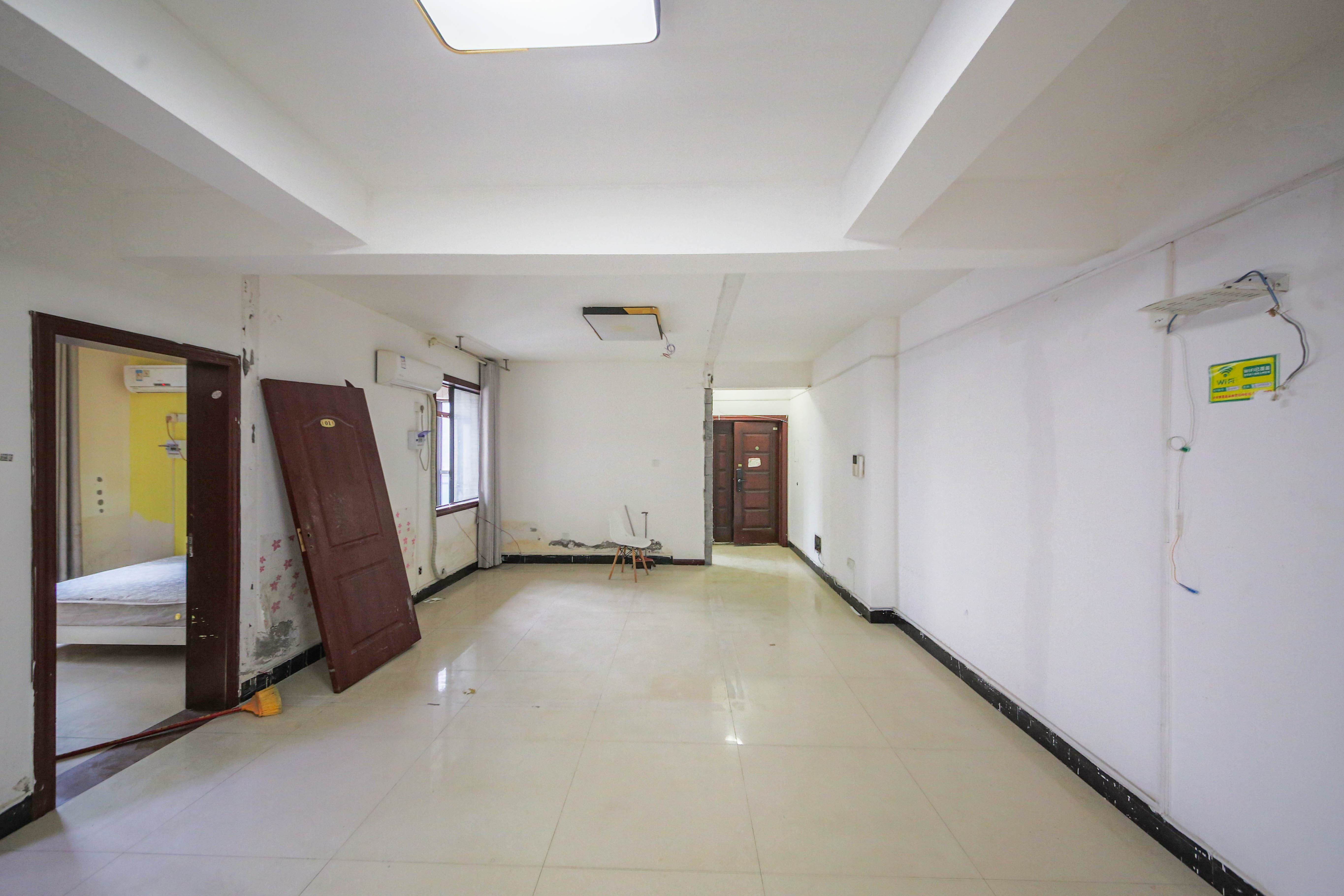 湘府9号 5室2厅2卫 3300.0元/月 湘府9号 5室2厅2卫 3300.0元/月室内图