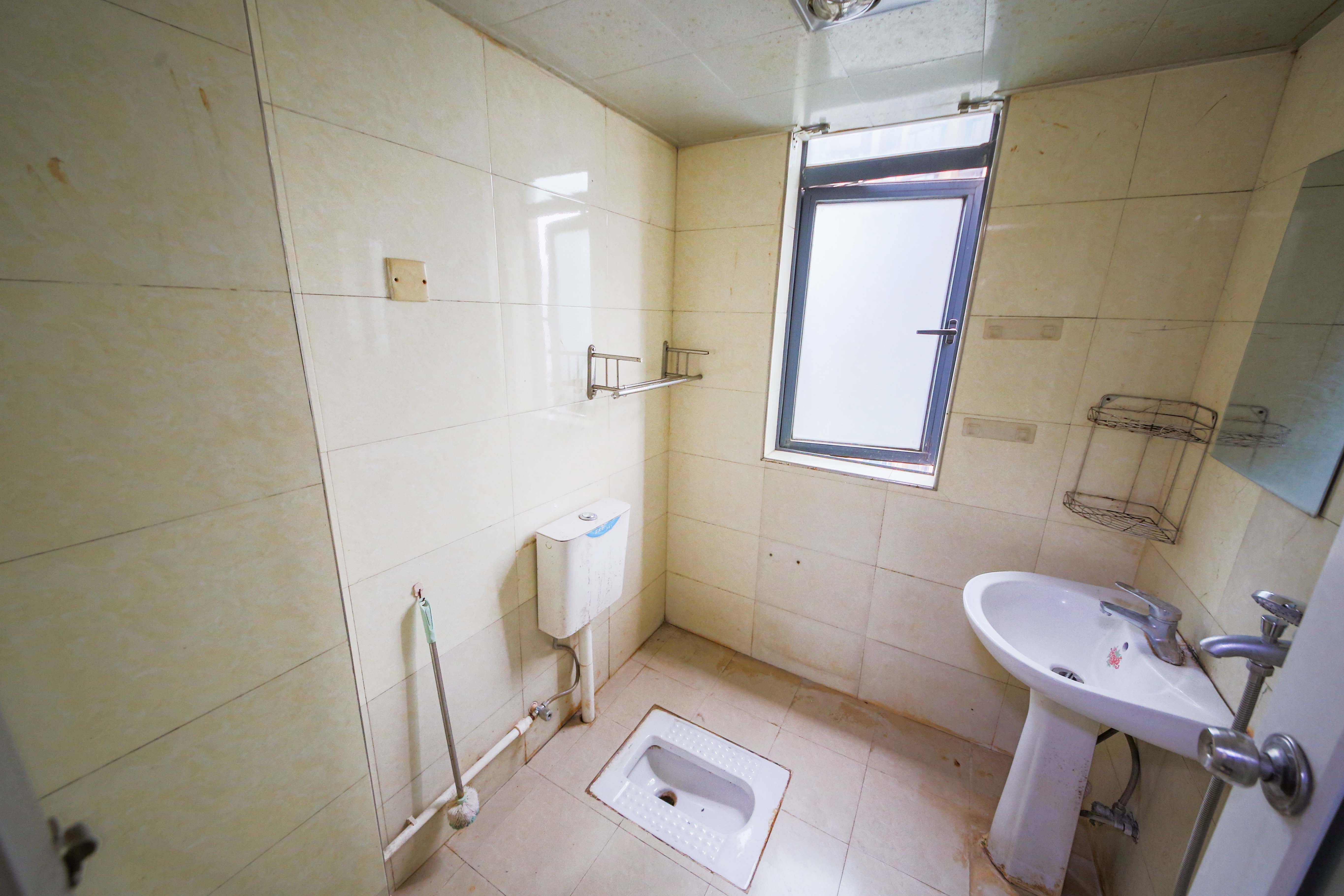 湘府9号 5室2厅2卫 3300.0元/月 湘府9号 5室2厅2卫 3300.0元/月室内图