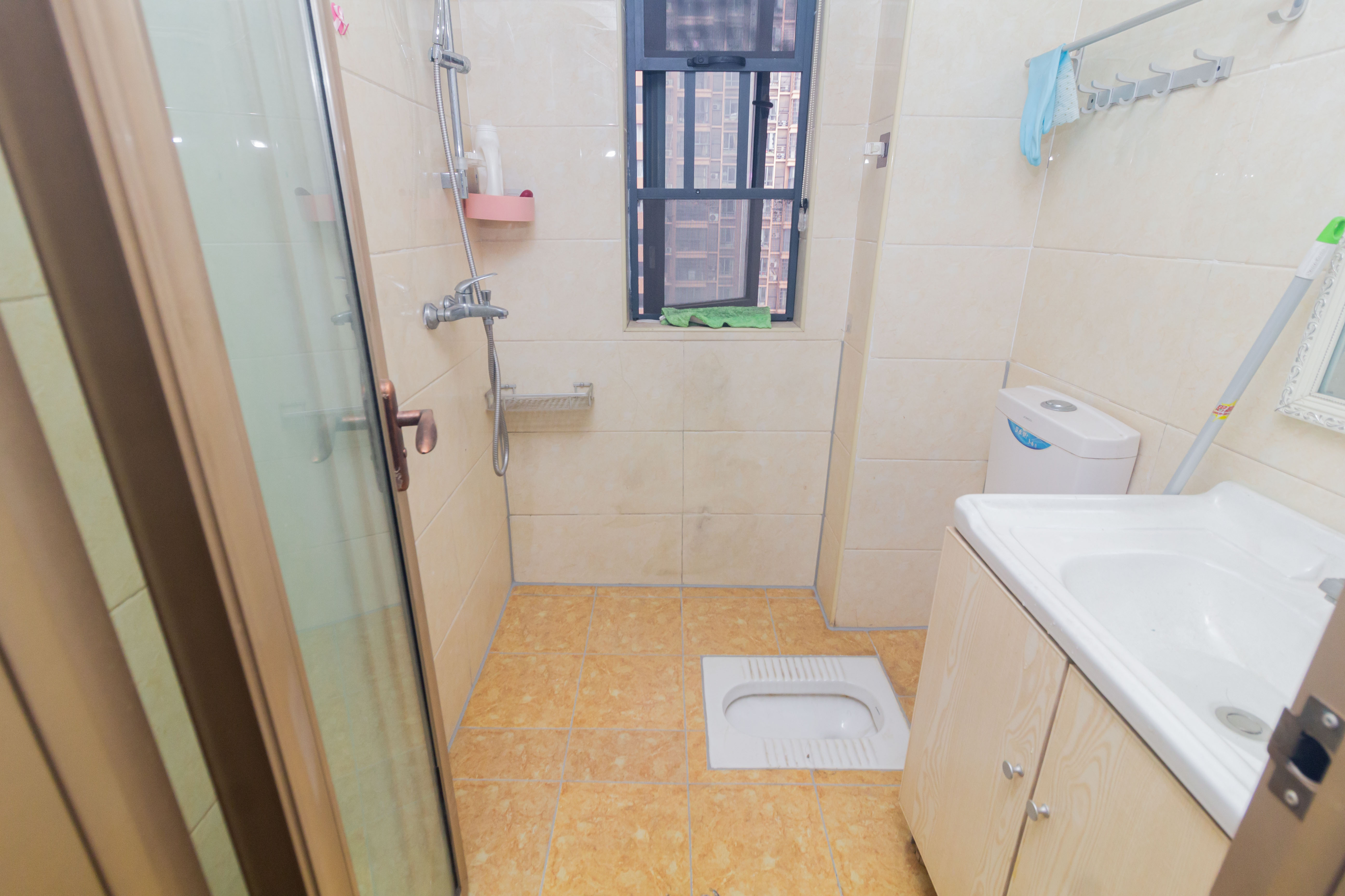 中欣楚天雅郡 1室1厅1卫 35.0万 中欣楚天雅郡 1室1厅1卫 35.0万卫生间