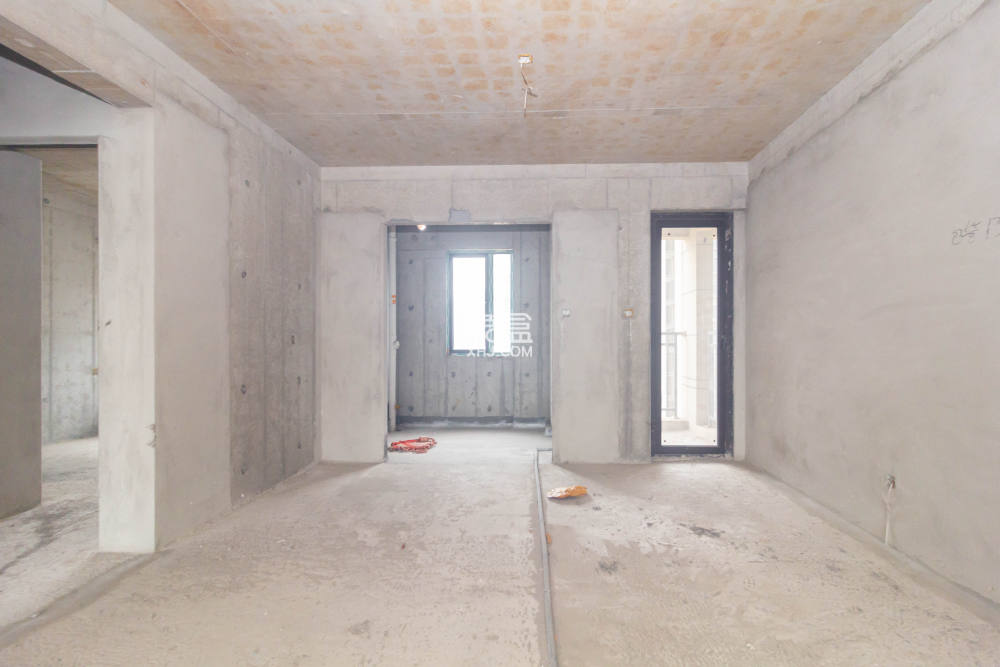 映悦星府  4室2厅2卫    83.8万