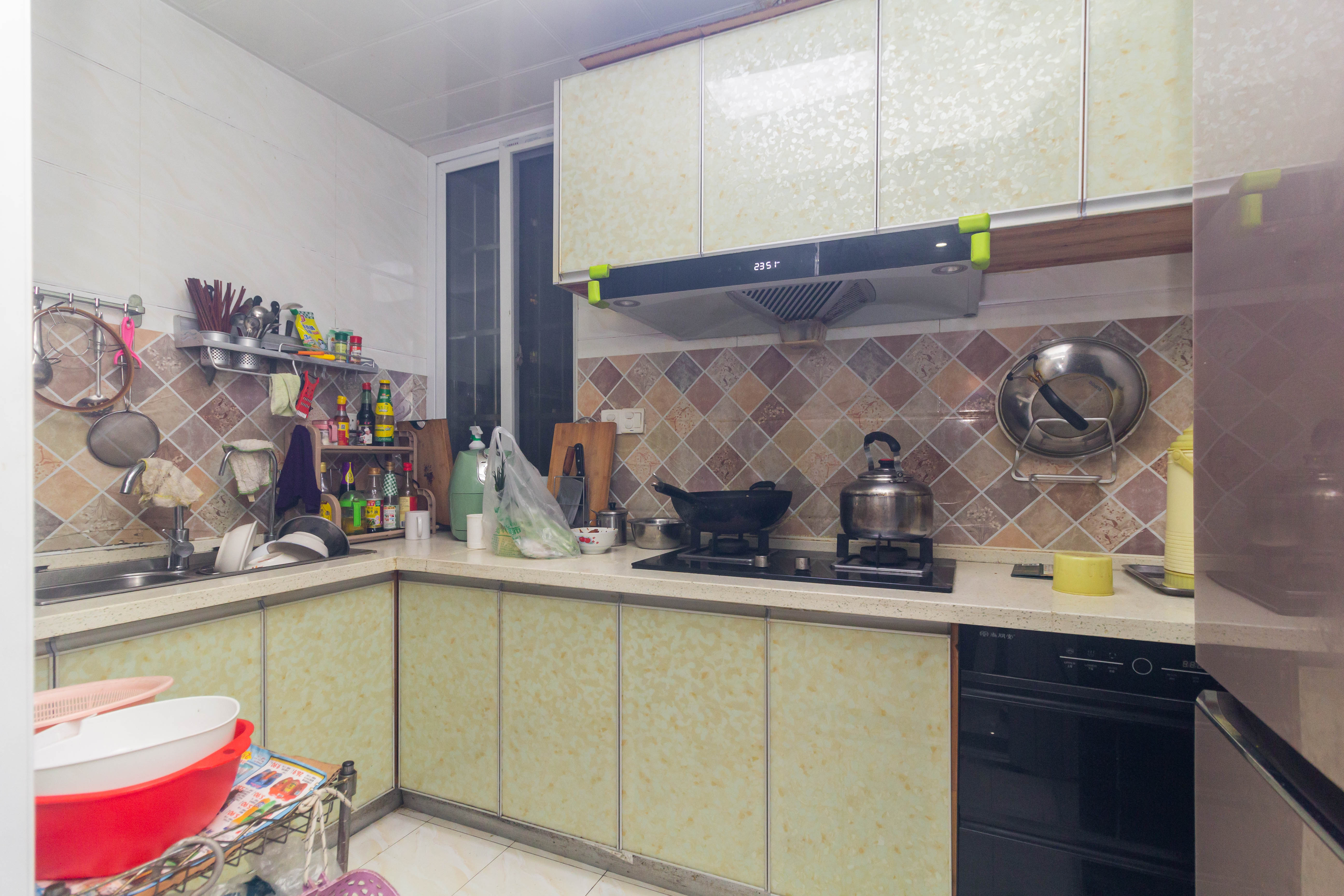 爵士湘  3室1厅1卫    73.8万 爵士湘  3室1厅1卫    73.8万厨房