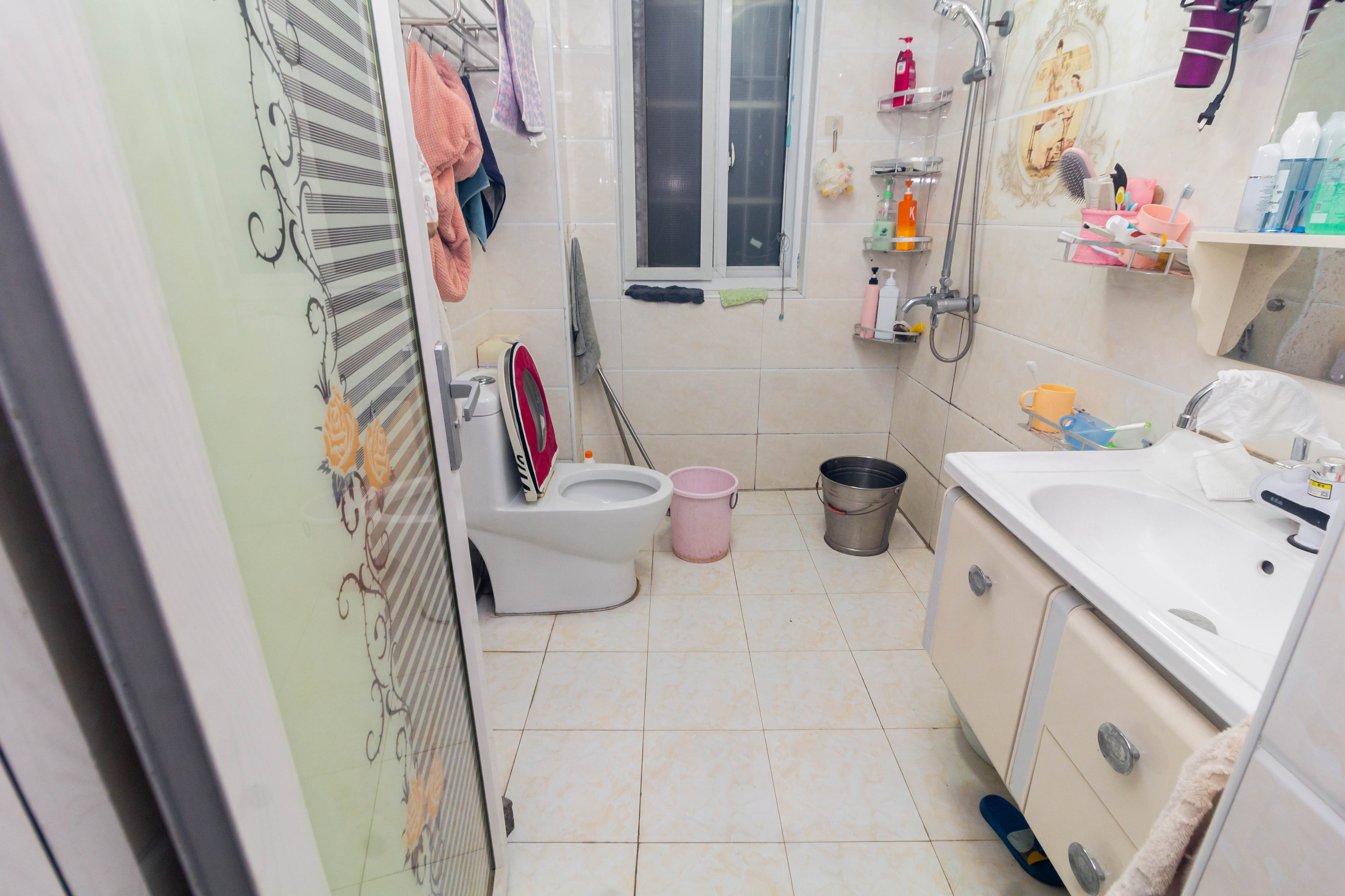 爵士湘  3室1厅1卫    73.8万 爵士湘  3室1厅1卫    73.8万卫生间