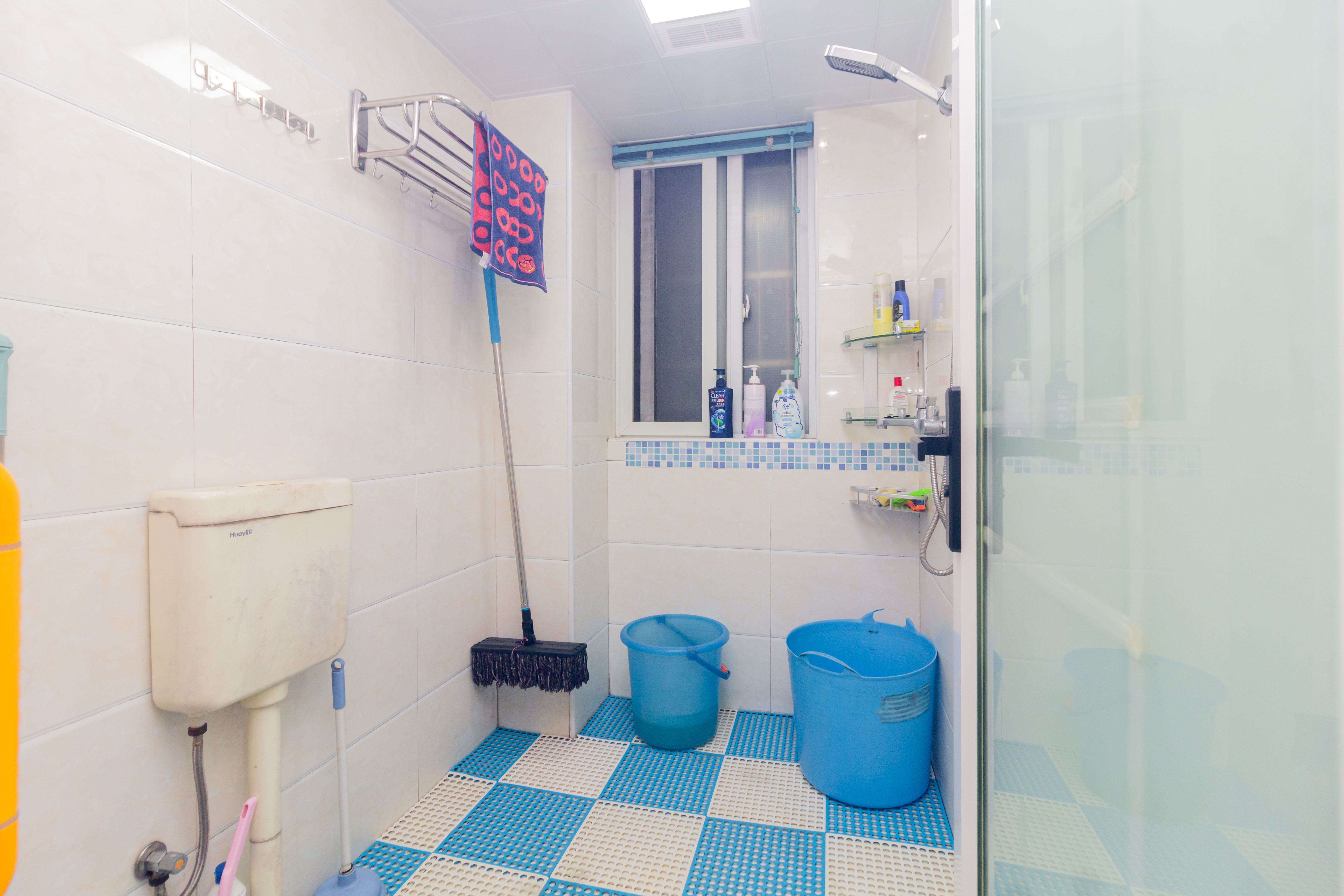 爵士湘  3室1厅1卫    73.8万 爵士湘  3室1厅1卫    73.8万卫生间