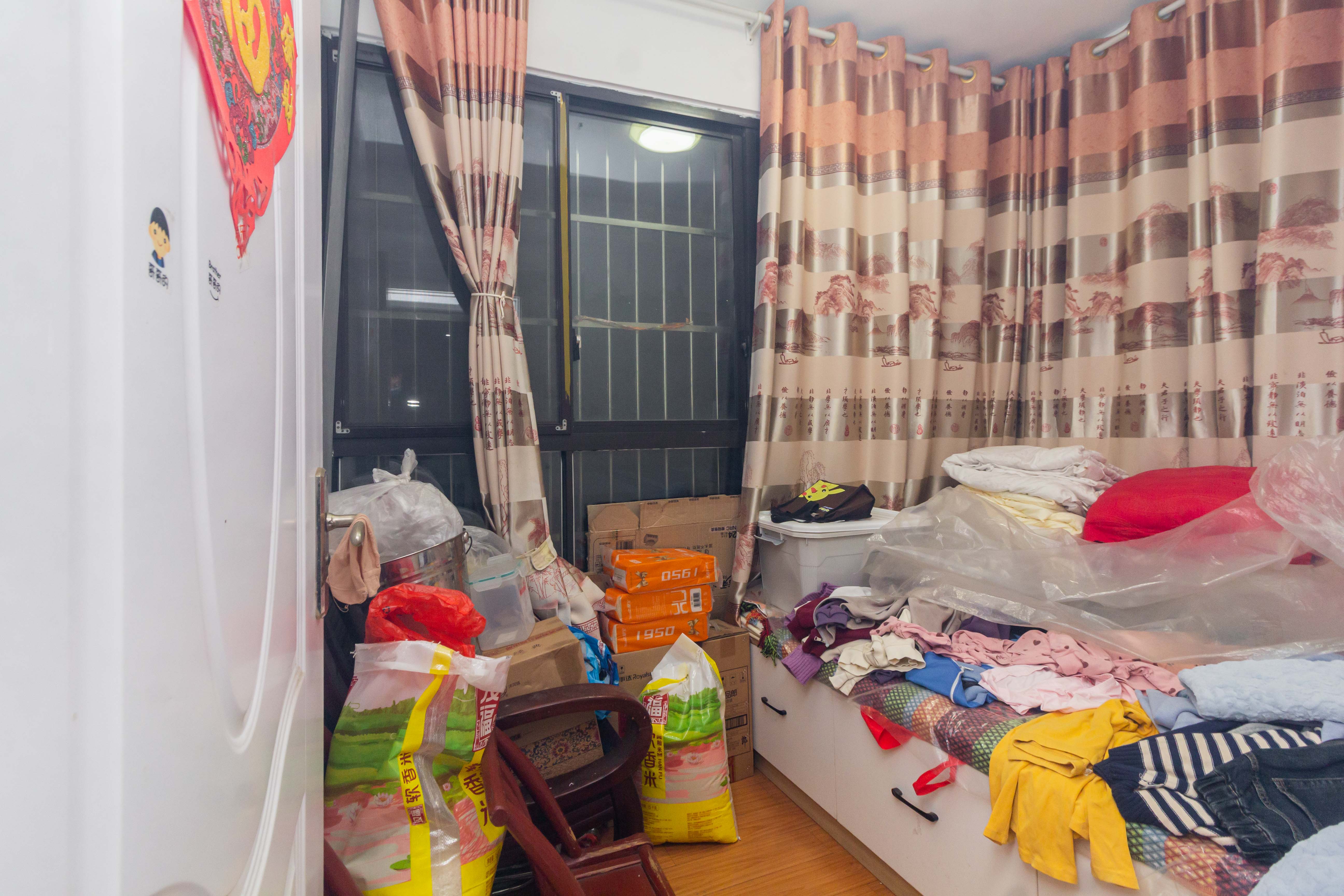 爵士湘  3室1厅1卫    73.8万 爵士湘  3室1厅1卫    73.8万卧室