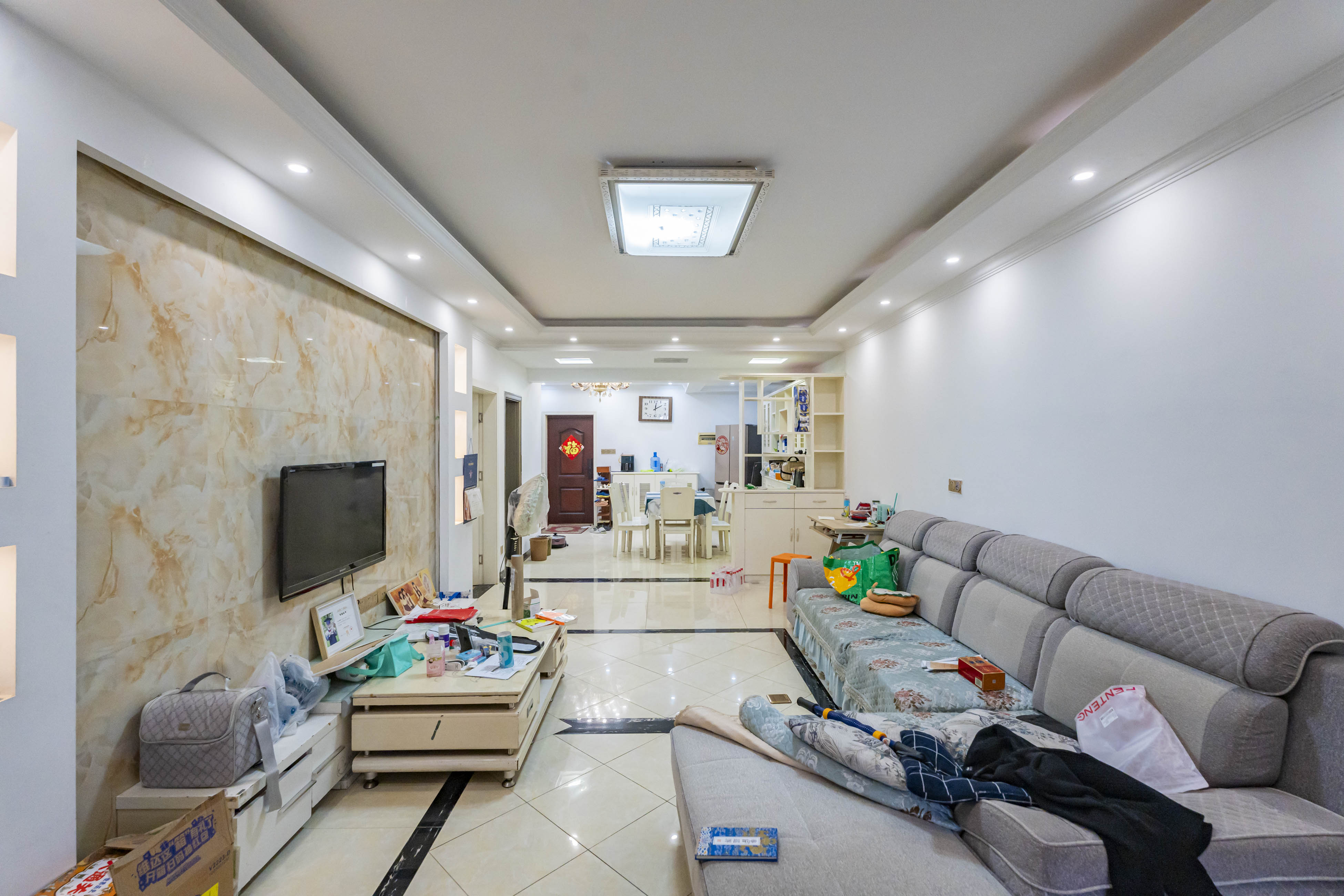 悦湖山  3室2厅1卫    75.0万 悦湖山  3室2厅1卫    75.0万客厅