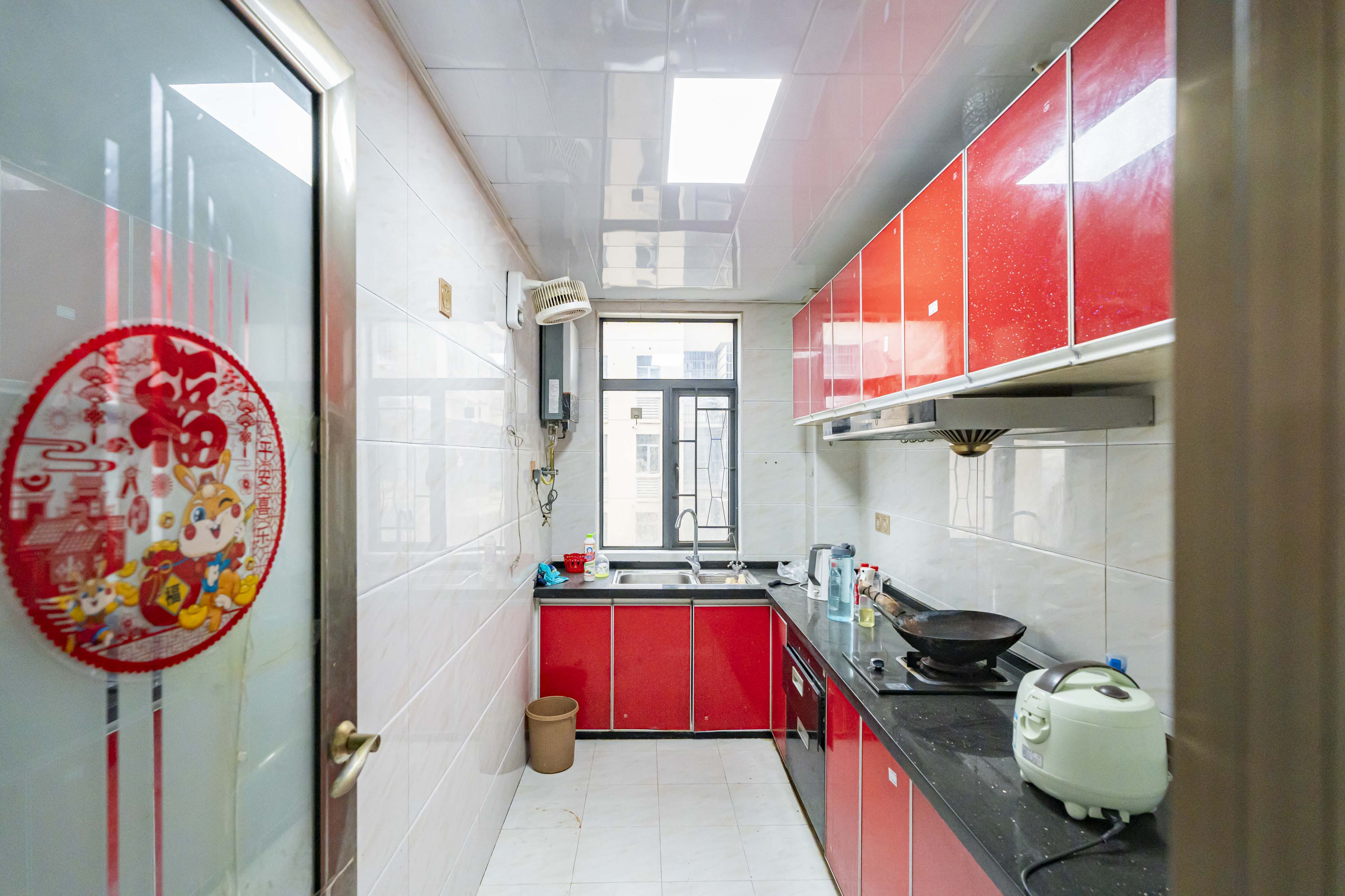 悦湖山  3室2厅1卫    75.0万 悦湖山  3室2厅1卫    75.0万厨房