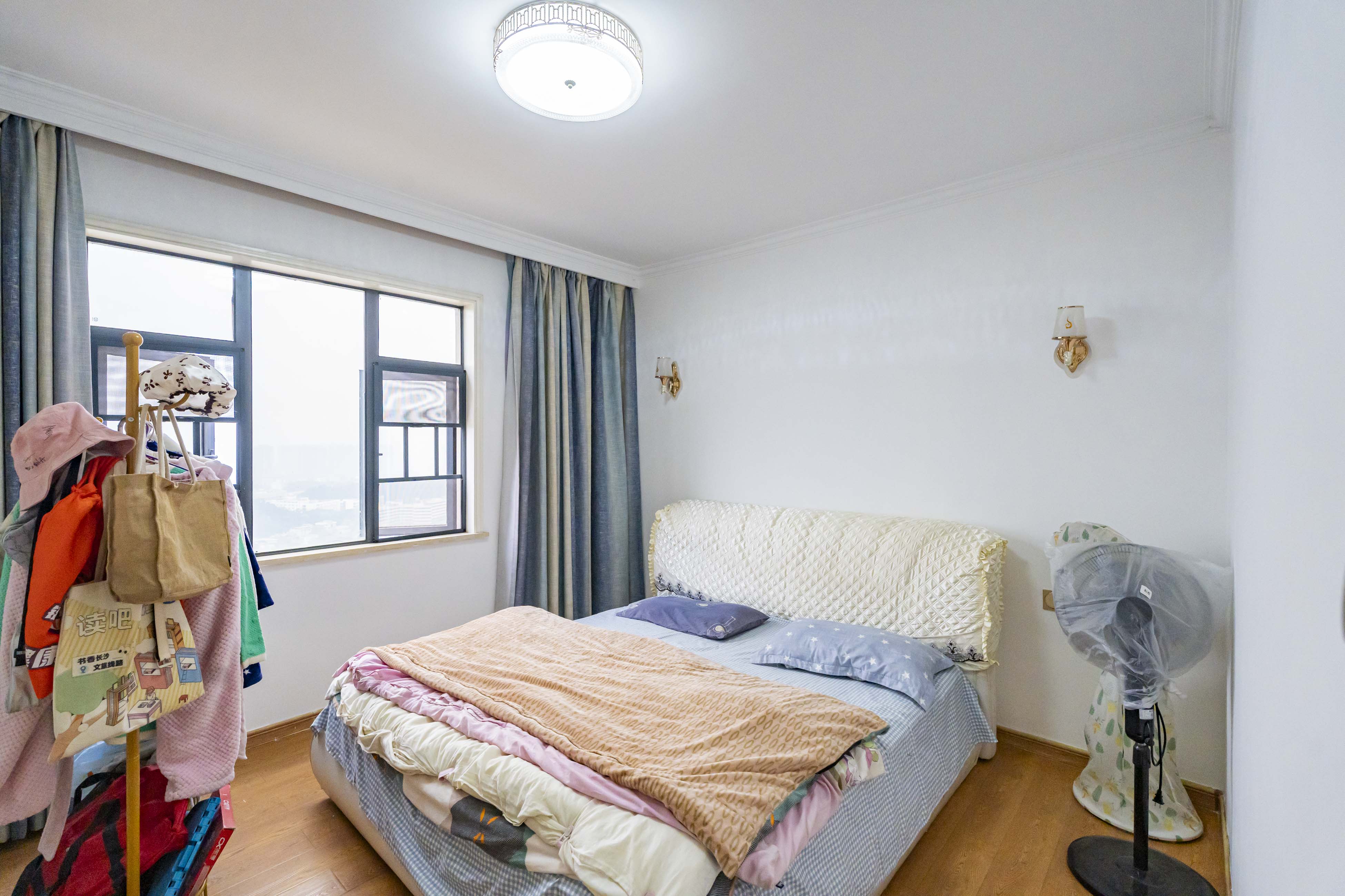 悦湖山  3室2厅1卫    75.0万 悦湖山  3室2厅1卫    75.0万卧室