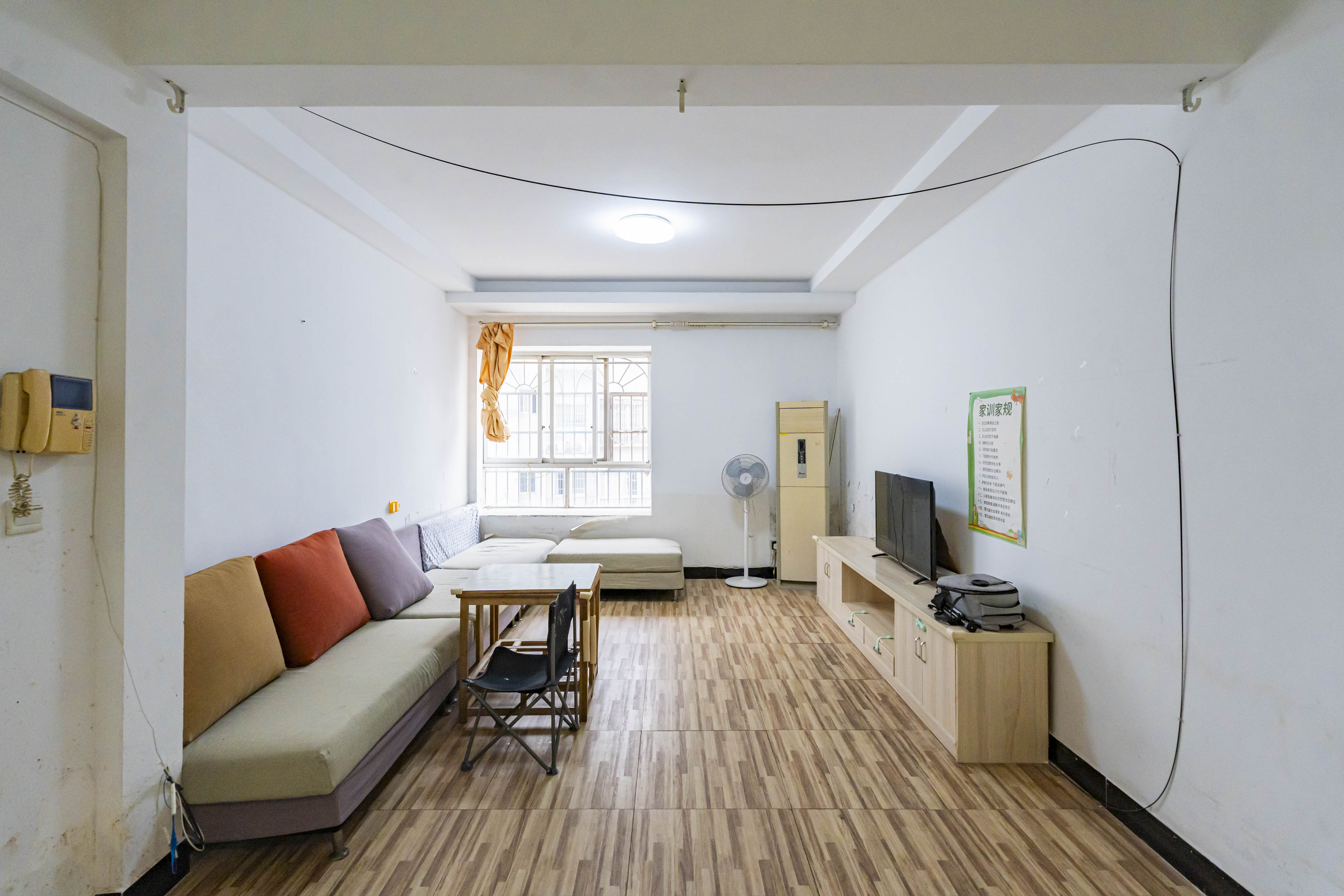 富兴金地大厦  2室1厅1卫    75.0万 富兴金地大厦  2室1厅1卫    75.0万客厅