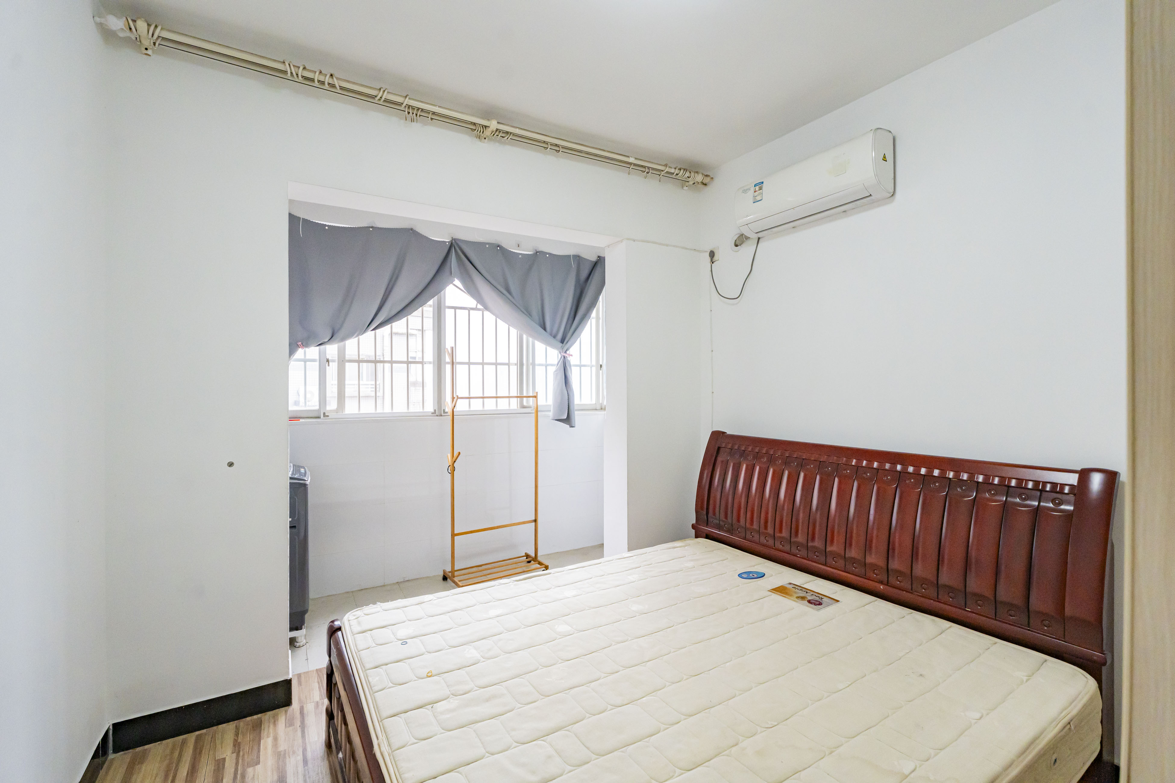 富兴金地大厦  2室1厅1卫    75.0万 富兴金地大厦  2室1厅1卫    75.0万卧室