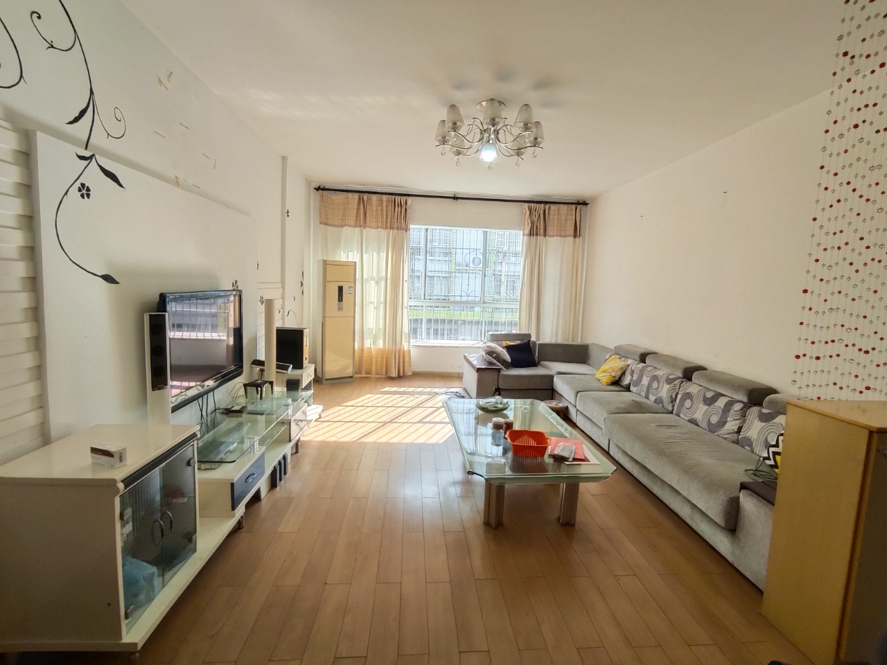 汽车城  3室2厅2卫    36.8万 汽车城  3室2厅2卫    36.8万室内图